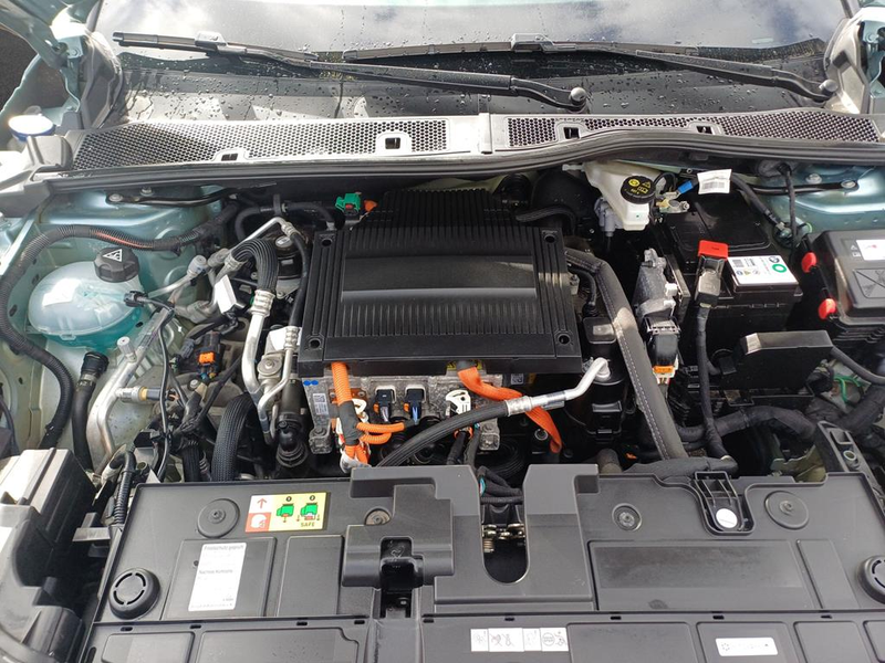 Citroen C4 Elektro Feel 136 — photo 5