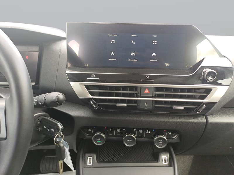 Citroen C4 Elektro Feel 136 — photo 11