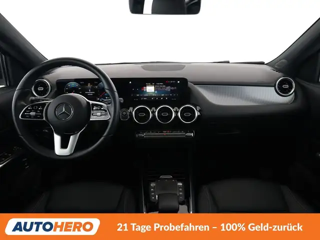 Mercedes-Benz Gla view 13