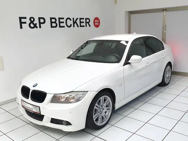 BMW 330 330i Limousine M Paket Schalter Leder Navi PDC SHZ