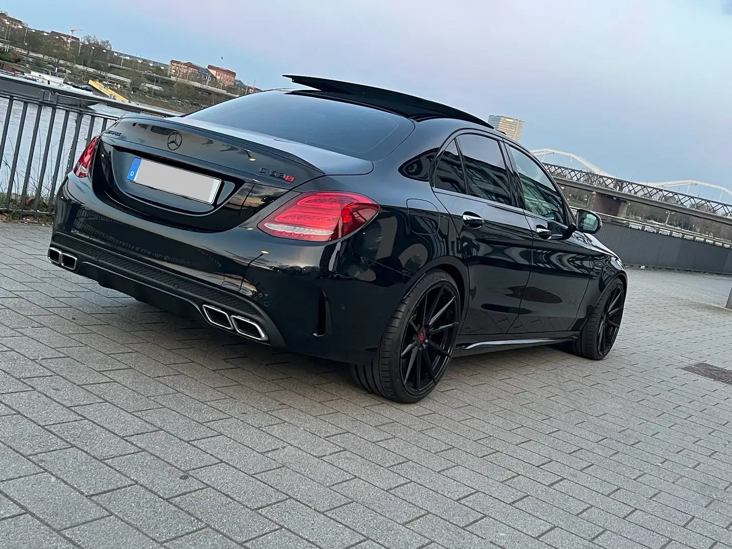 Mercedes-Benz C 63 AMG AMG C 63 S AMG Speedshift 7G-MCT Чорний - 1