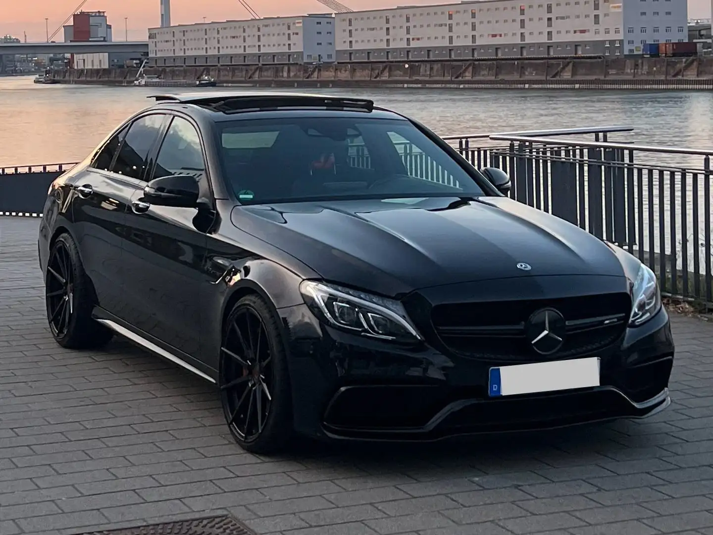 Mercedes-Benz C 63 AMG AMG C 63 S AMG Speedshift 7G-MCT Чорний - 2