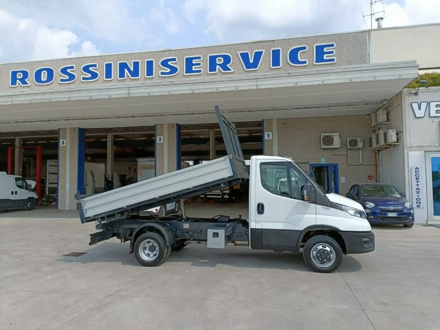 Iveco Daily 35C16  IVECO DAILY 35C MOD. 2025 RIBALTABILE TRILA Bianco - 2