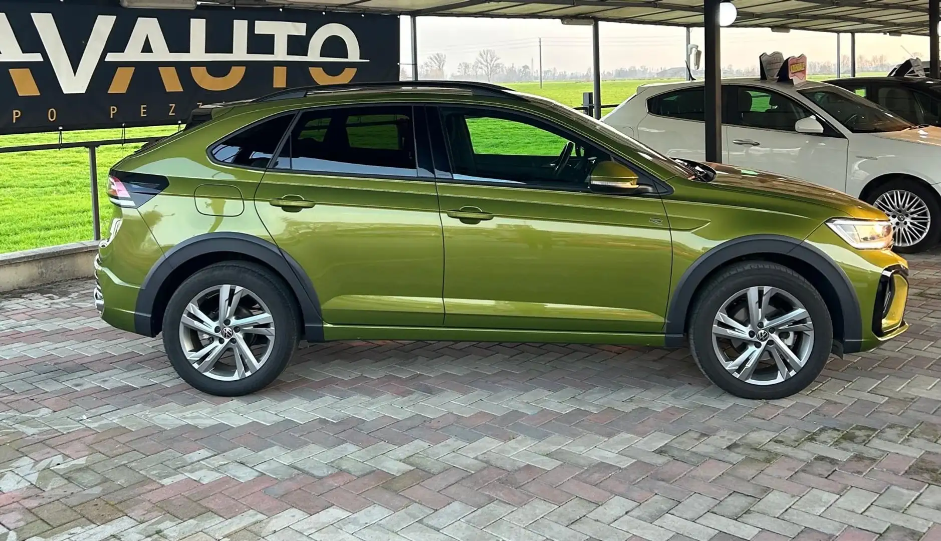 Volkswagen Taigo 1.0 tsi R-Line Plus 115cv - 2
