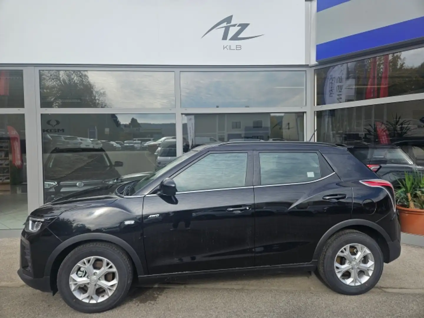 KGM Tivoli 1,5GDI Style AWD Autom. Schwarz - 1