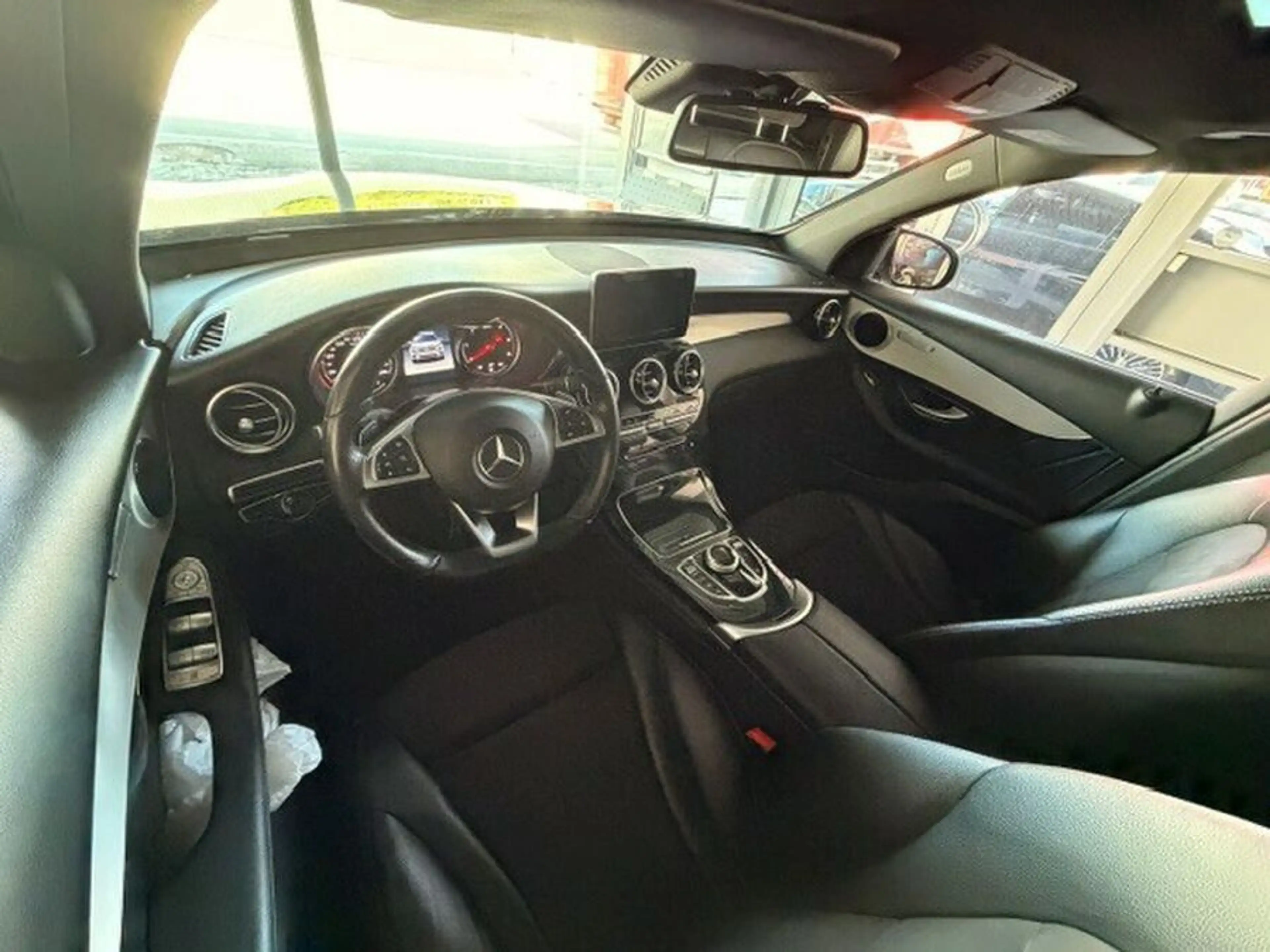Mercedes-Benz GLC 220 d 4Matic - Glasdach AHV — photo 5