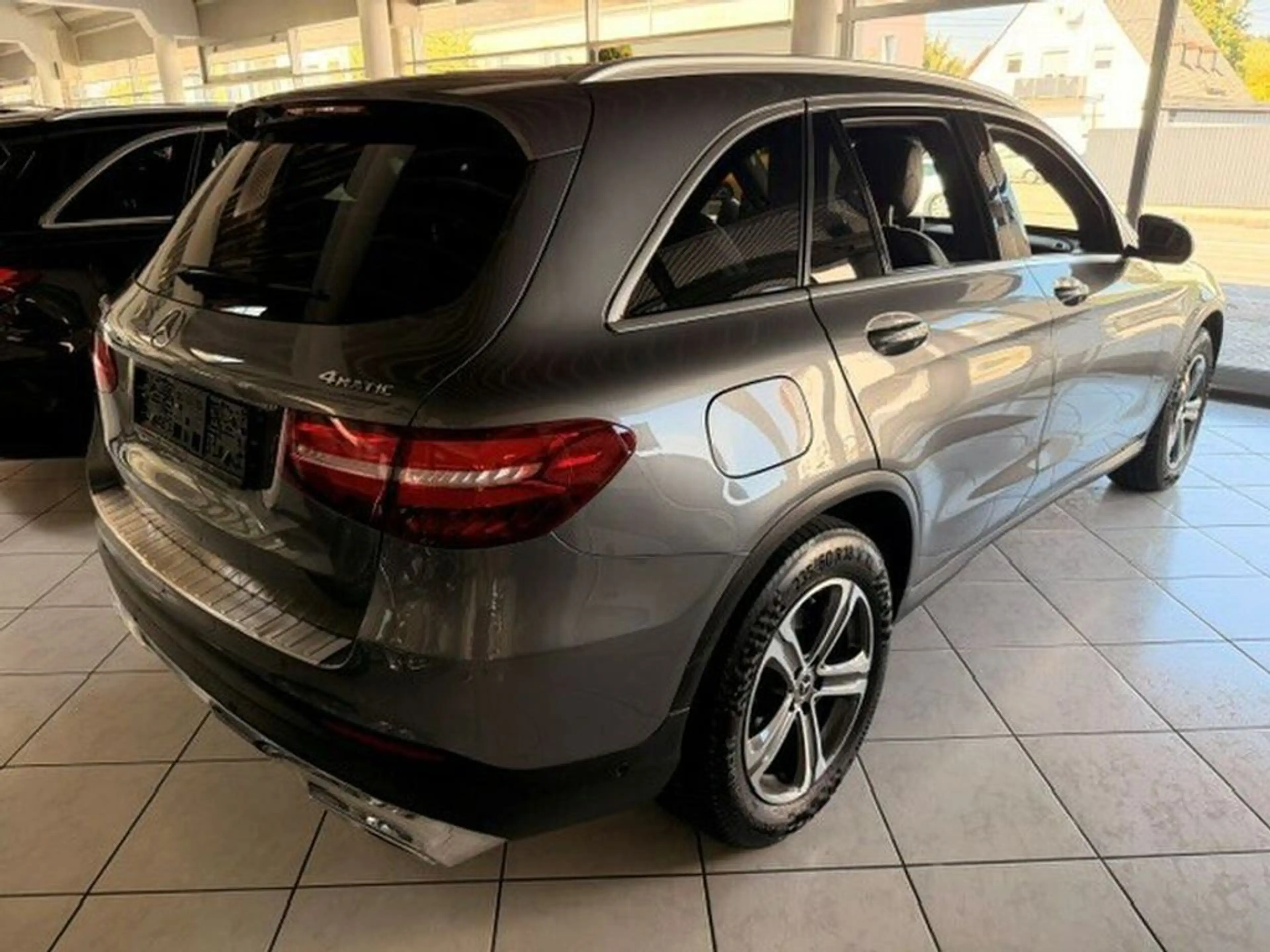 Mercedes-Benz GLC 220 d 4Matic - Glasdach AHV — photo 4