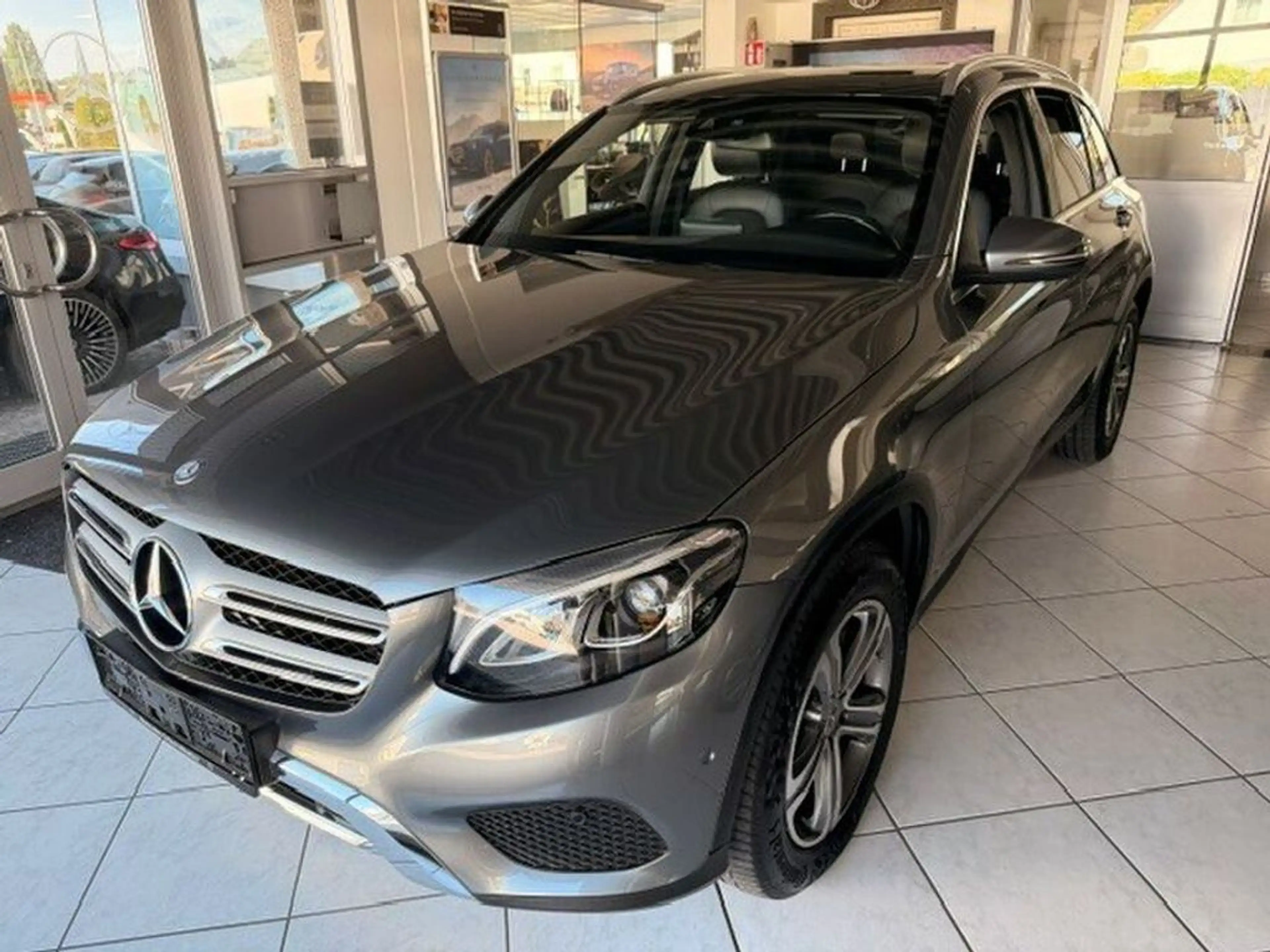 Mercedes-Benz GLC 220 d 4Matic - Glasdach AHV
