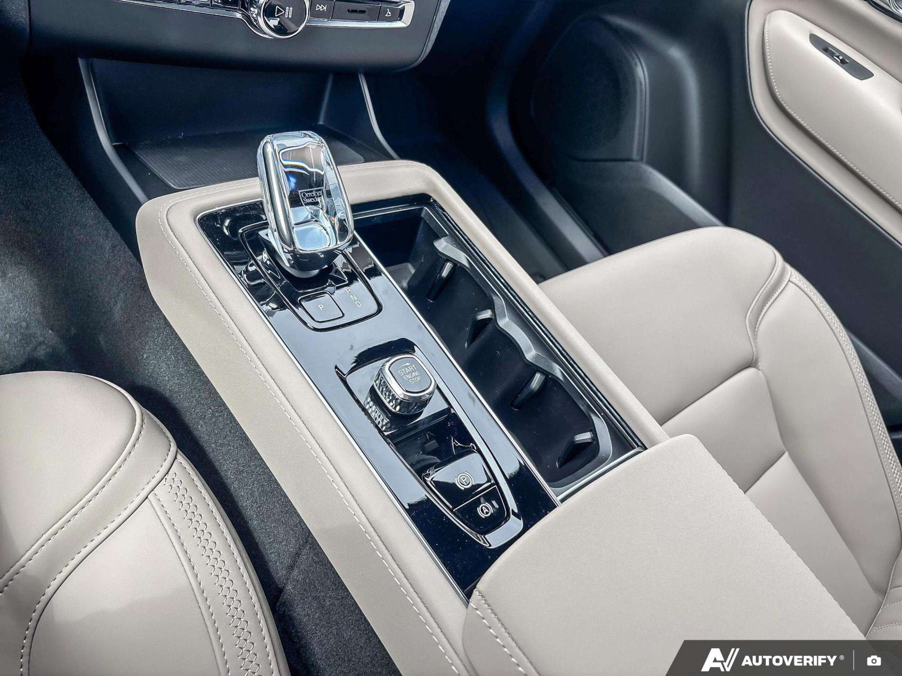 2026 Volvo XC90 Plus Dark Theme UP TO 64 KMS OF EV RANGE thumb 19