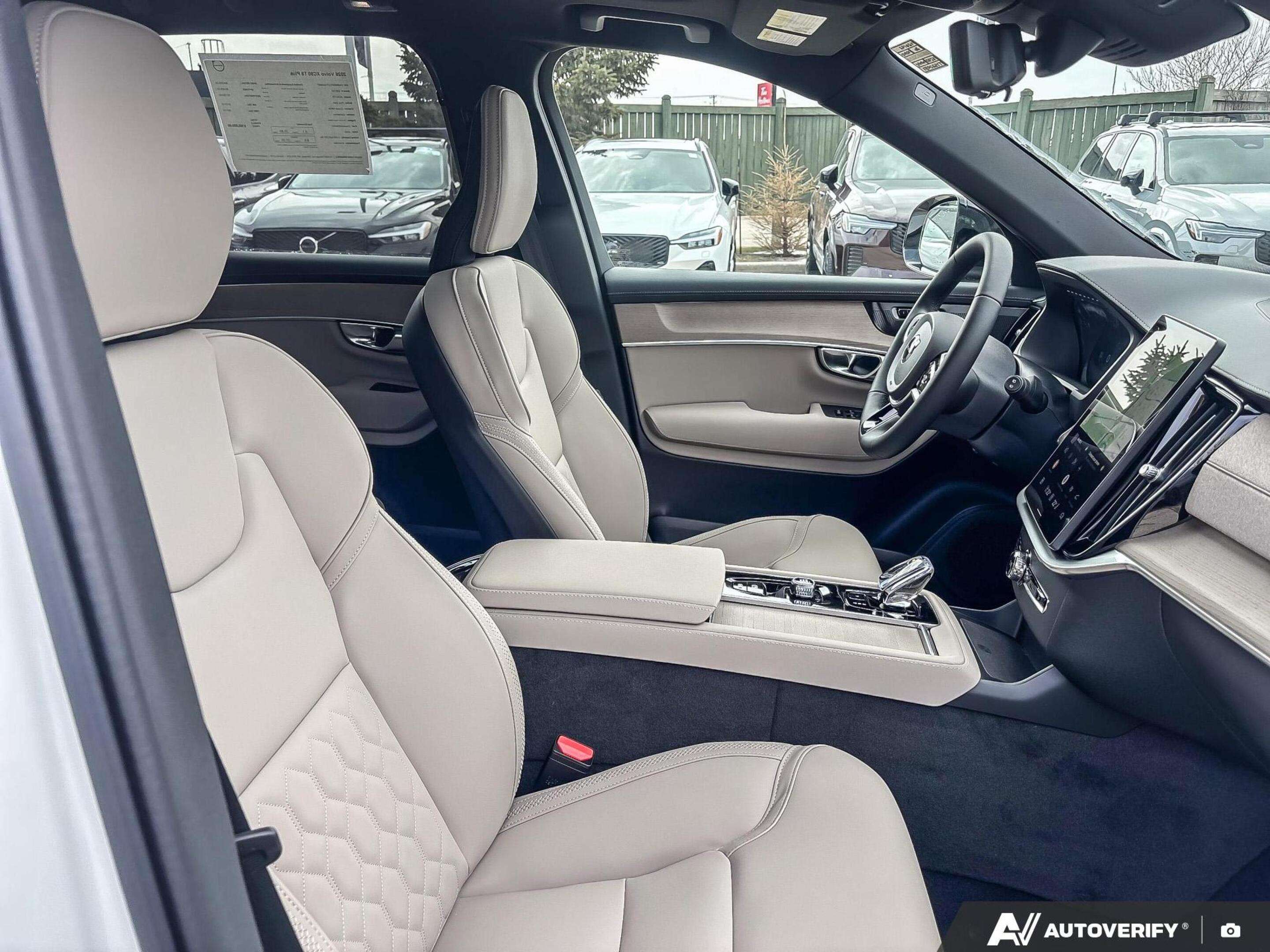 2026 Volvo XC90 Plus Dark Theme UP TO 64 KMS OF EV RANGE thumb 23