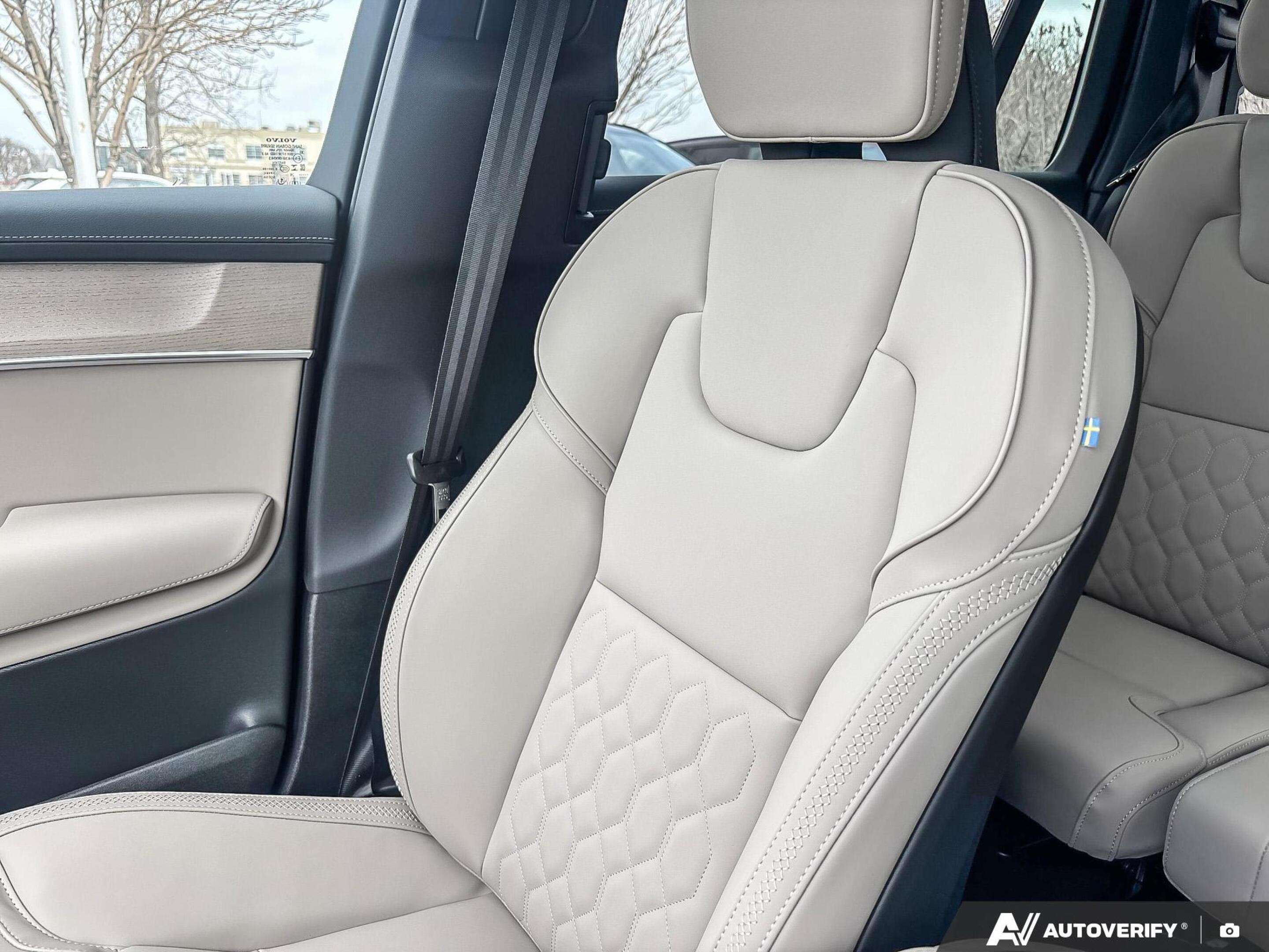 2026 Volvo XC90 Plus Dark Theme UP TO 64 KMS OF EV RANGE thumb 21