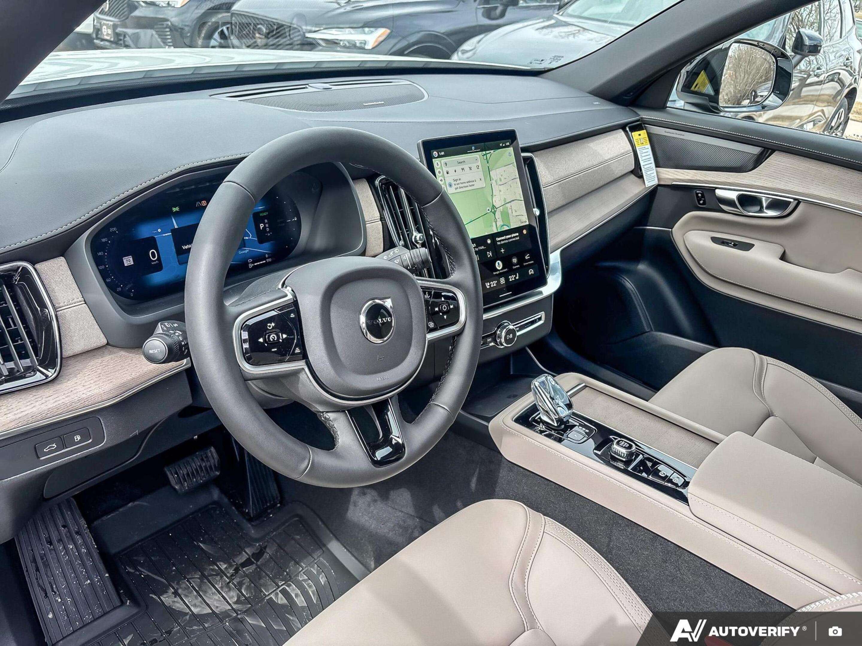 2026 Volvo XC90 Plus Dark Theme UP TO 64 KMS OF EV RANGE thumb 14