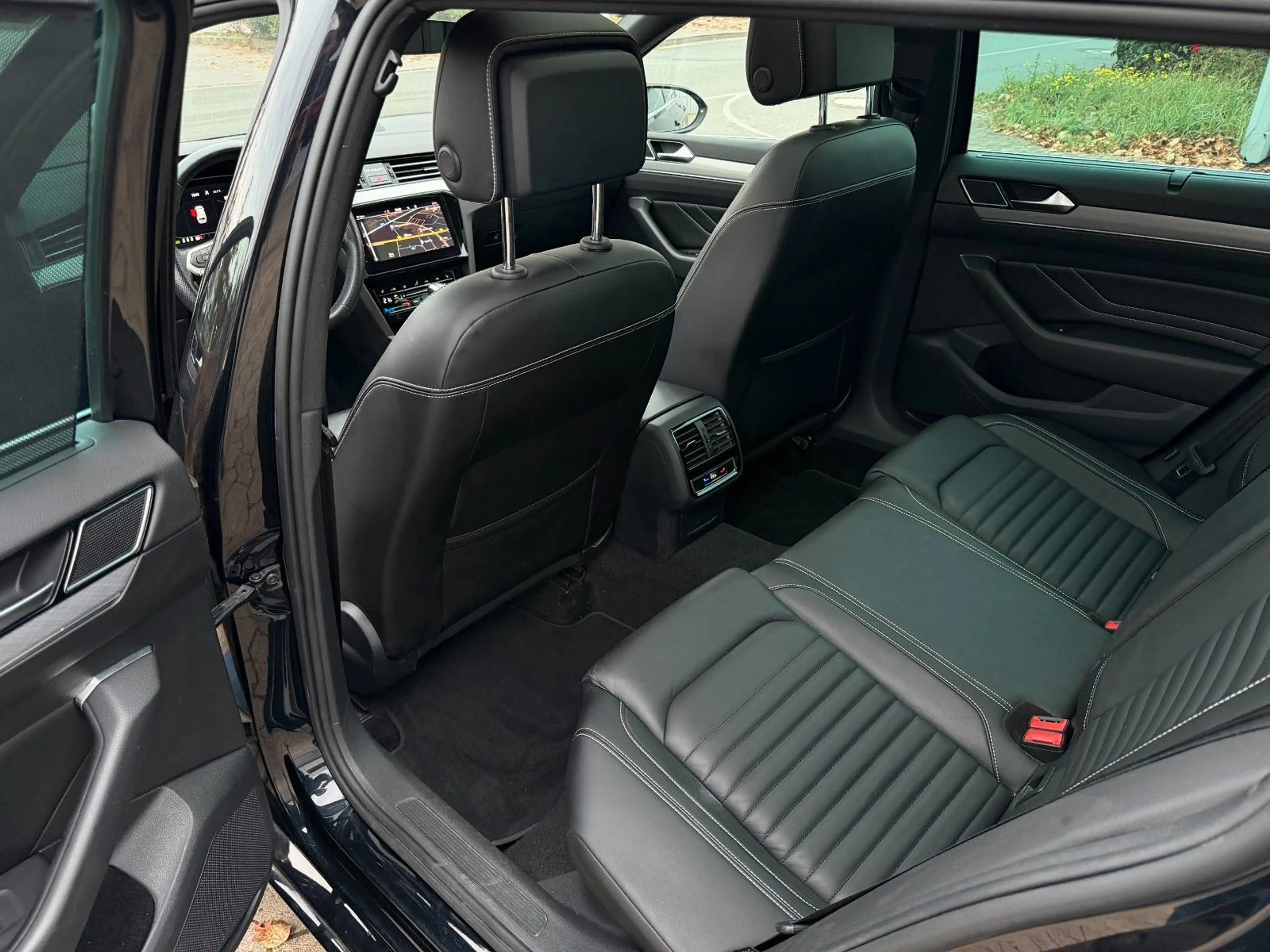 Volkswagen Passat Variant GTE VIRTUAL*DCC*PANO*360°*LANE* — photo 15