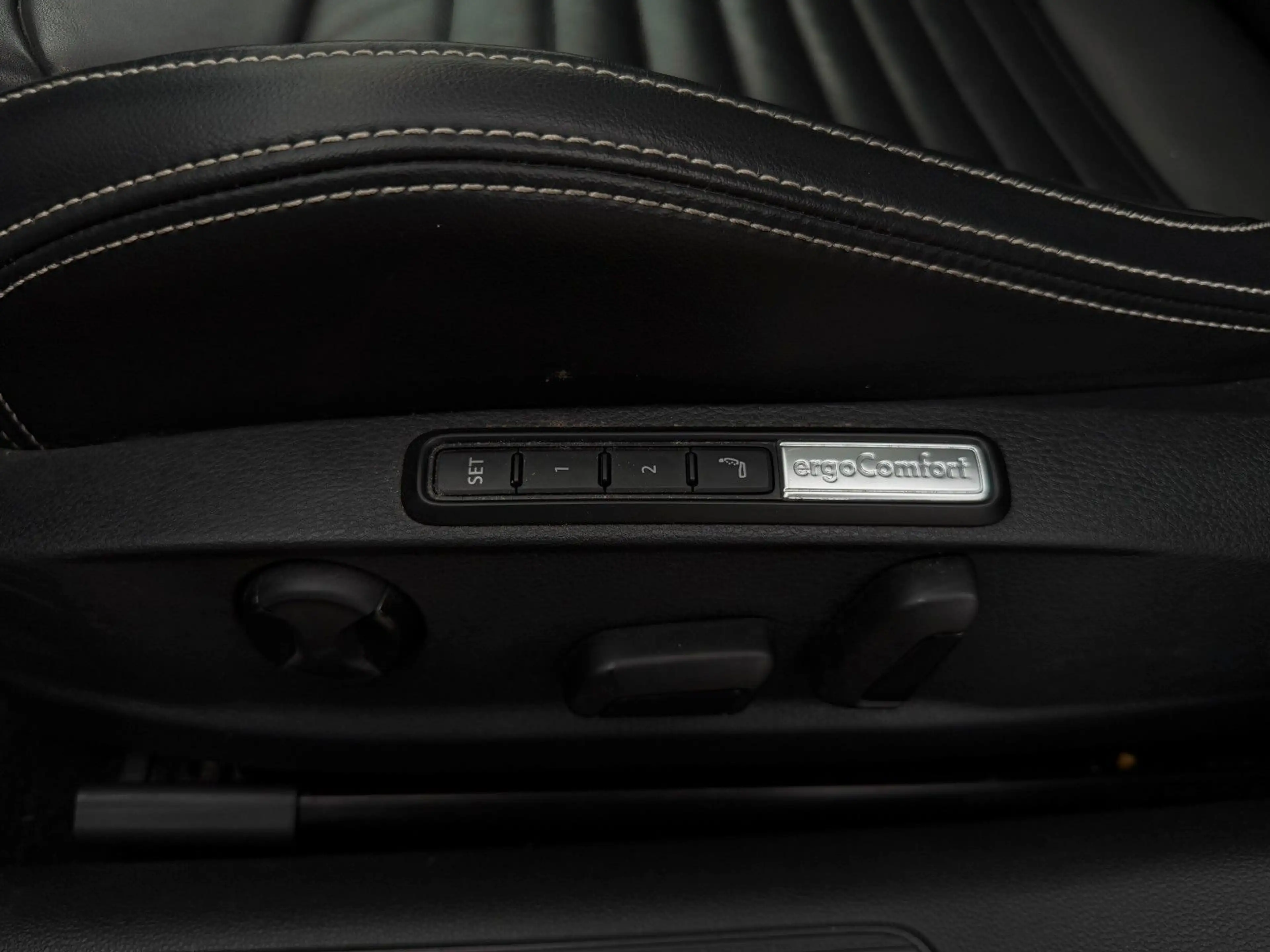 Volkswagen Passat Variant GTE VIRTUAL*DCC*PANO*360°*LANE* — photo 9