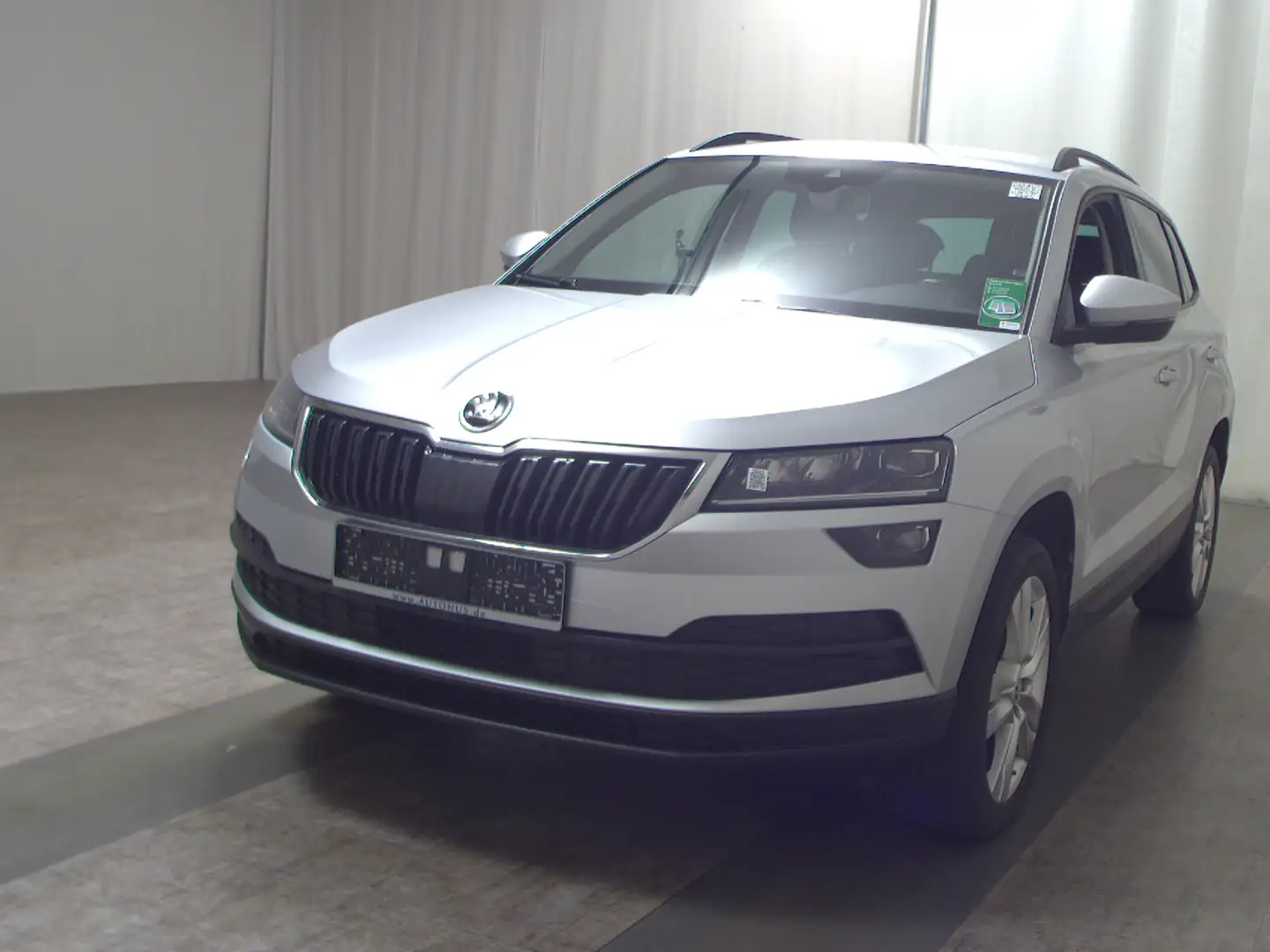 Skoda Karoq 2.0 TDI Style Navi LED RFK AHK Silber - 2
