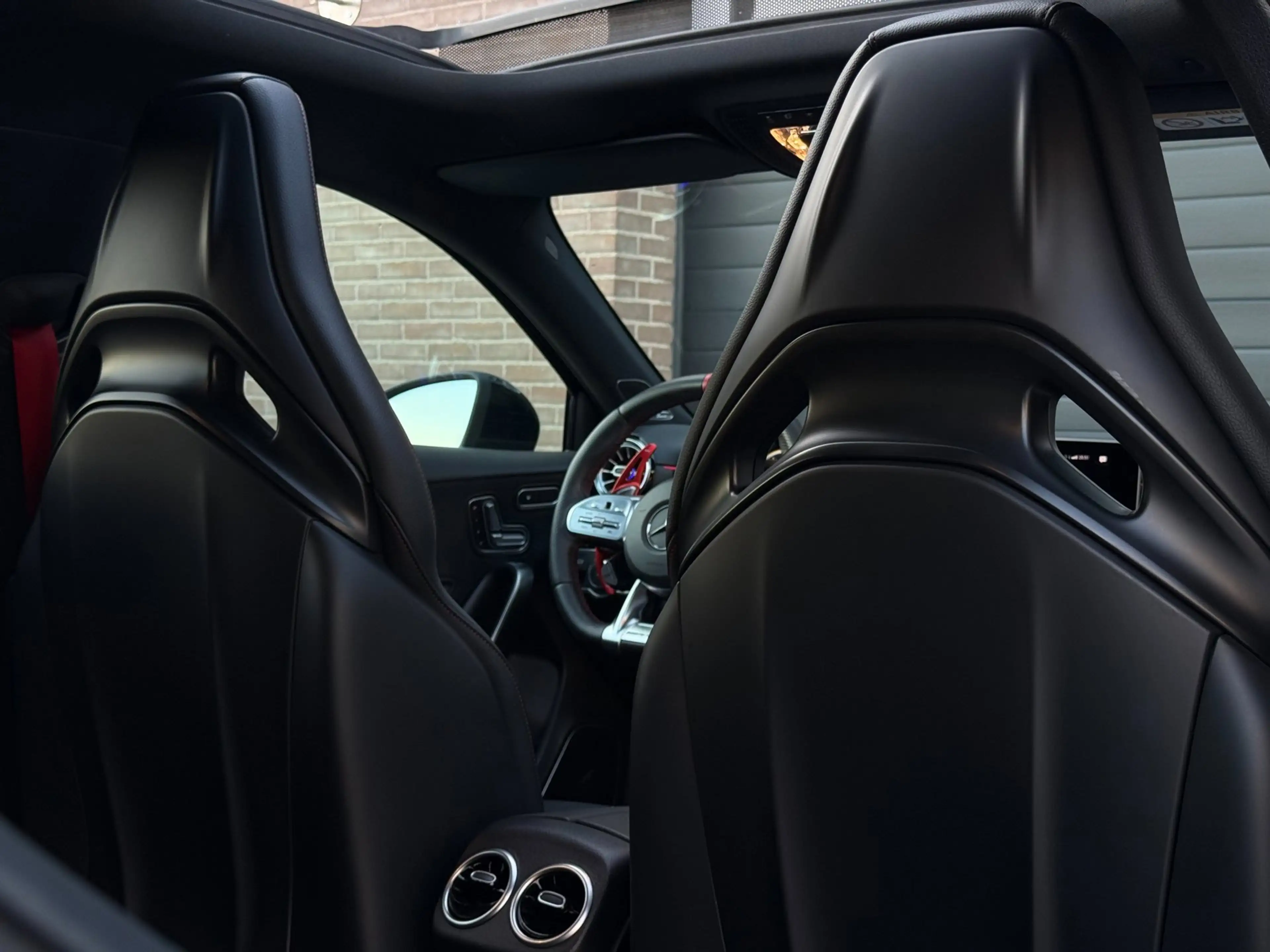 Mercedes-Benz A 35 AMG 4MATIC Premium Plus / Pano / Burmester / Carplay / — photo 9