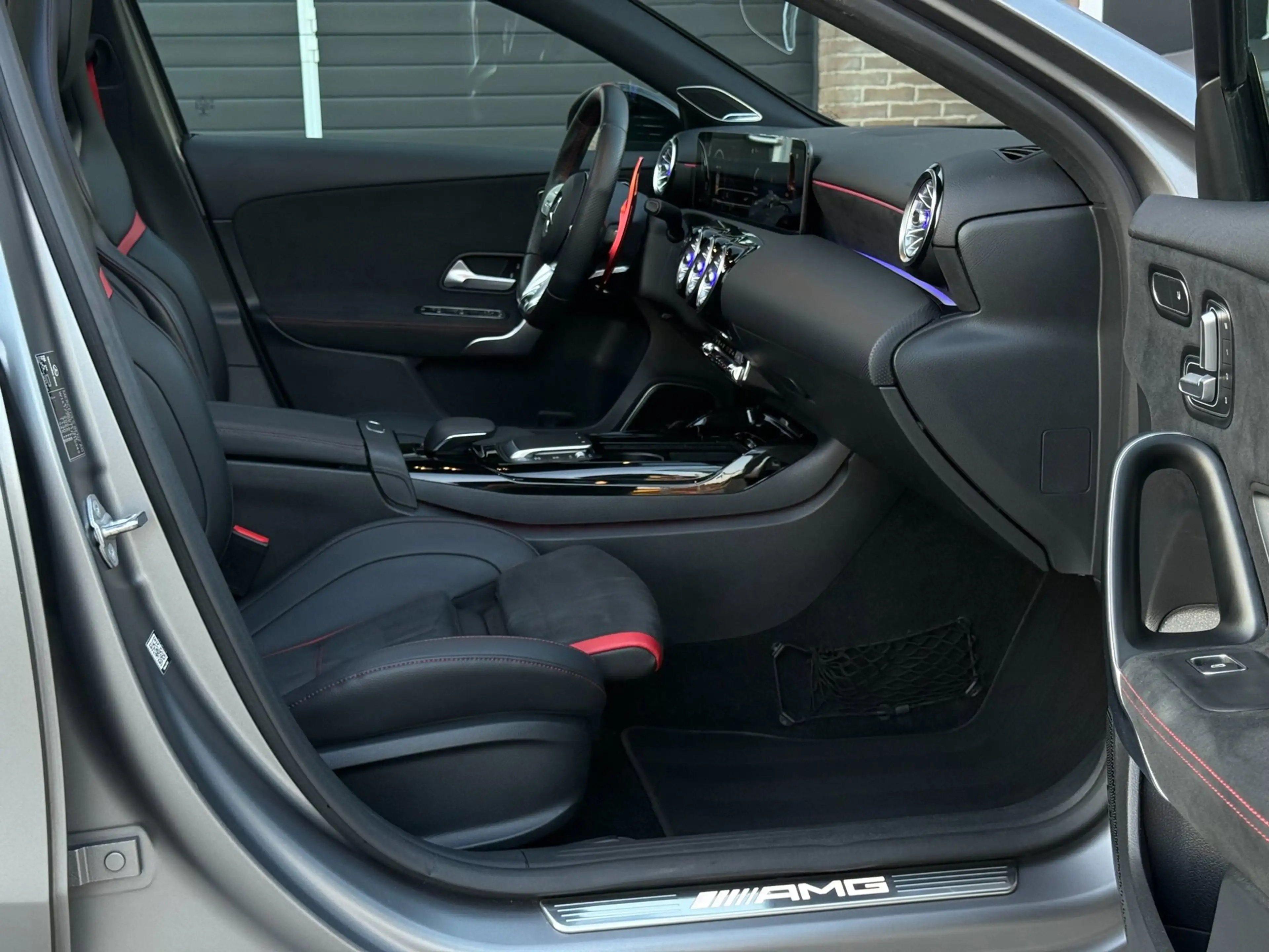 Mercedes-Benz A 35 AMG 4MATIC Premium Plus / Pano / Burmester / Carplay / — photo 10