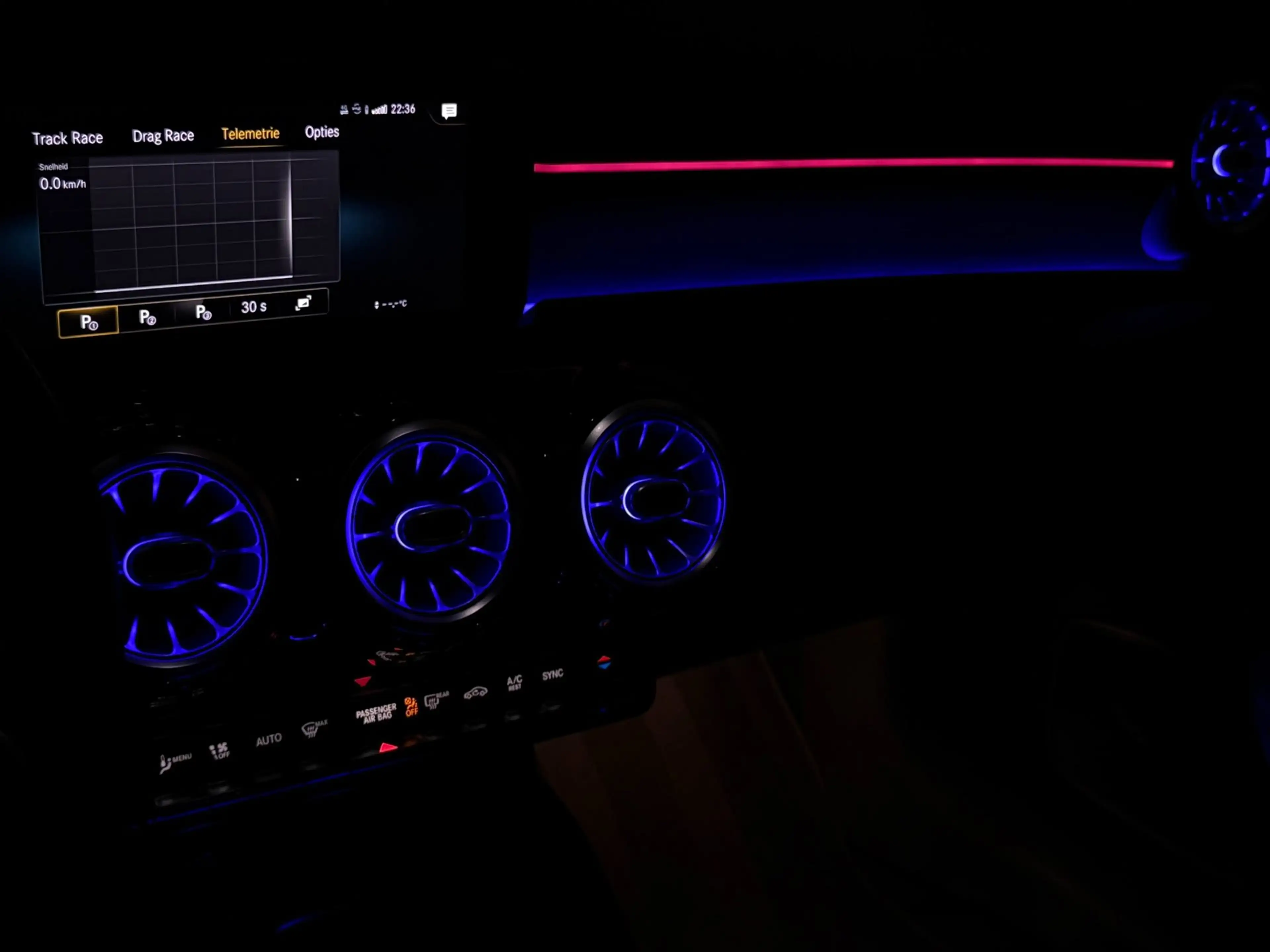 Mercedes-Benz A 35 AMG 4MATIC Premium Plus / Pano / Burmester / Carplay / — photo 11