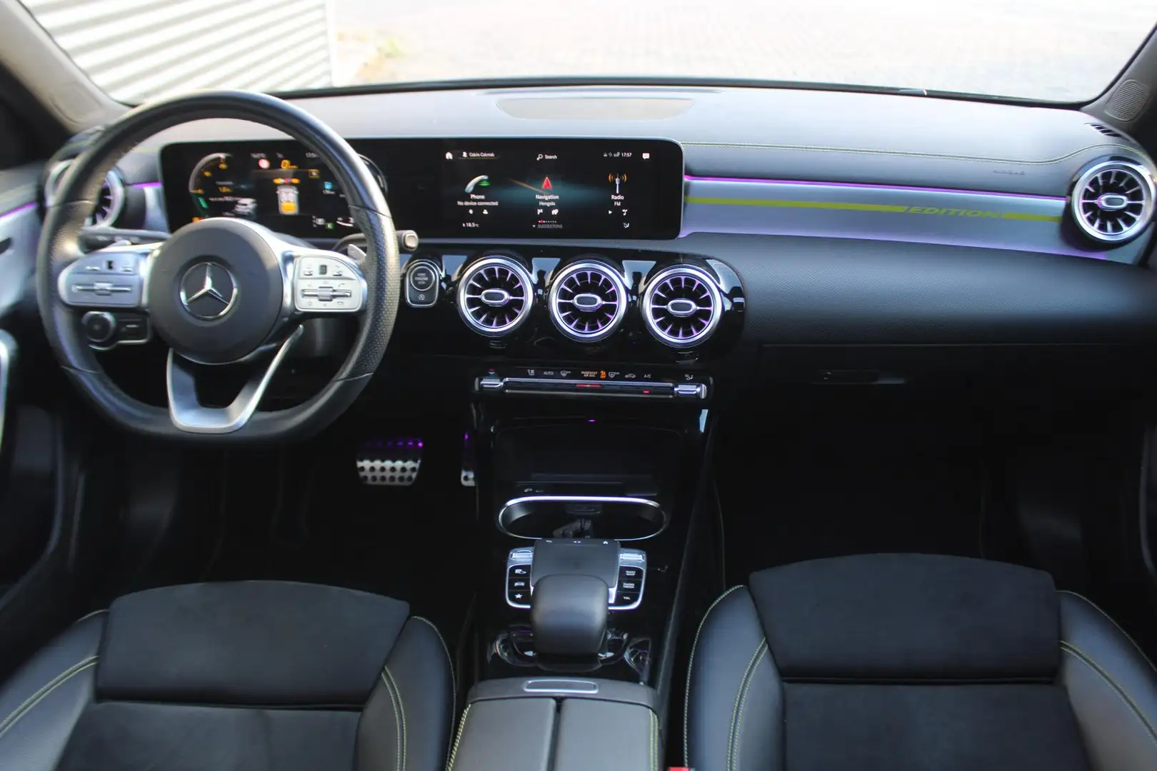 Mercedes-Benz A 250 AMG| Edition one | Panoramadak | Sfeerverlichting Zwart - 2