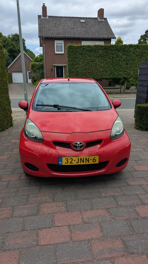 Toyota Aygo 1.0-12V Comfort Rouge - 1