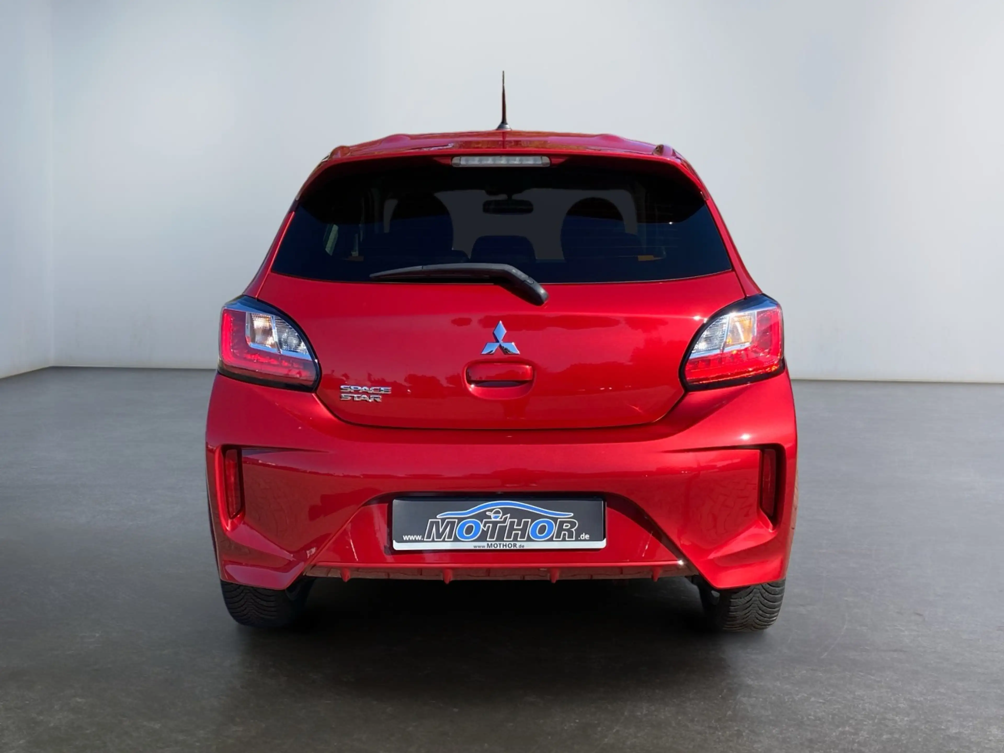 Mitsubishi Space Star Select+ 1,2 l MIVEC CVT Tempomat — photo 5