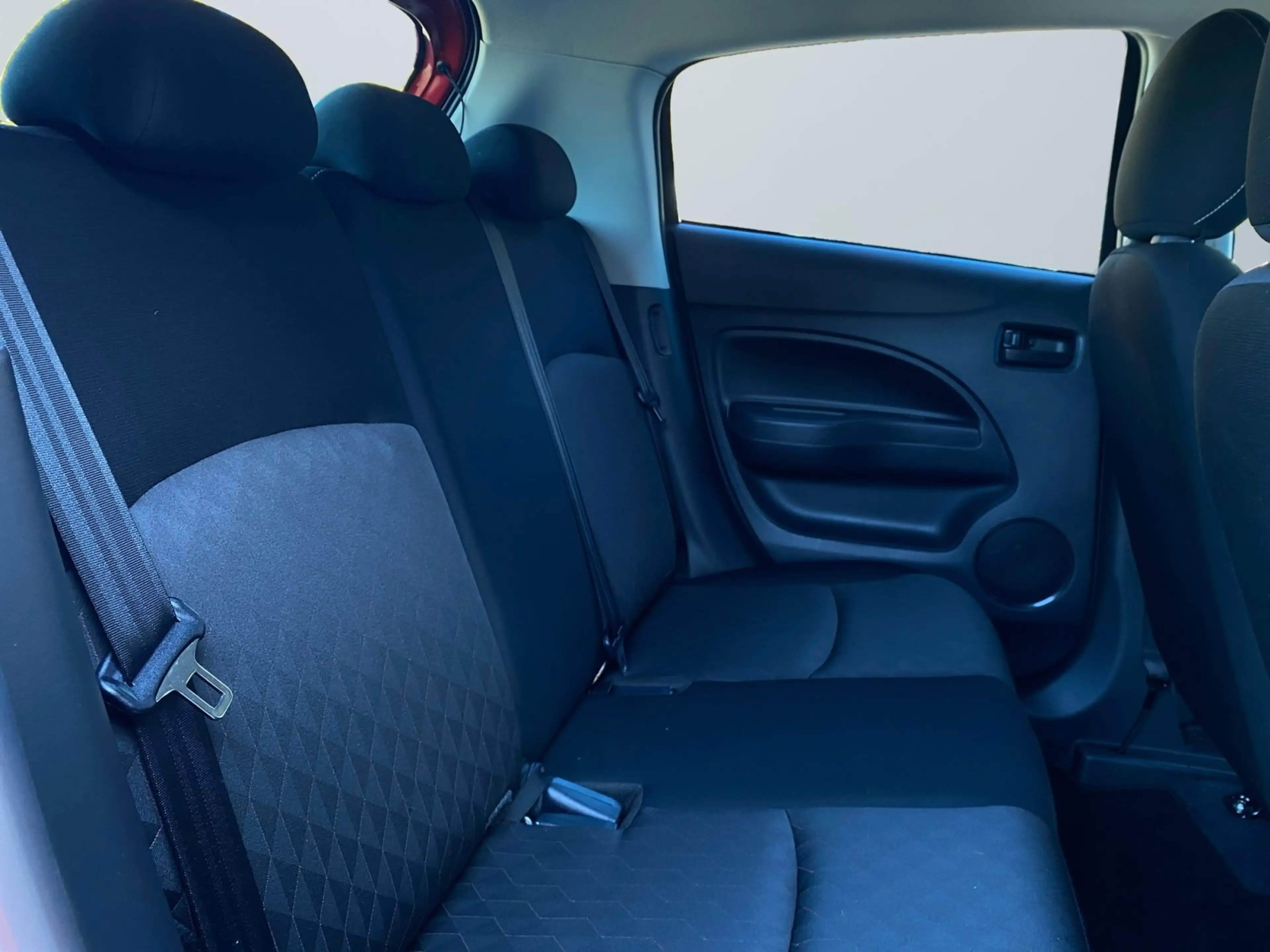 Mitsubishi Space Star Select+ 1,2 l MIVEC CVT Tempomat — photo 11