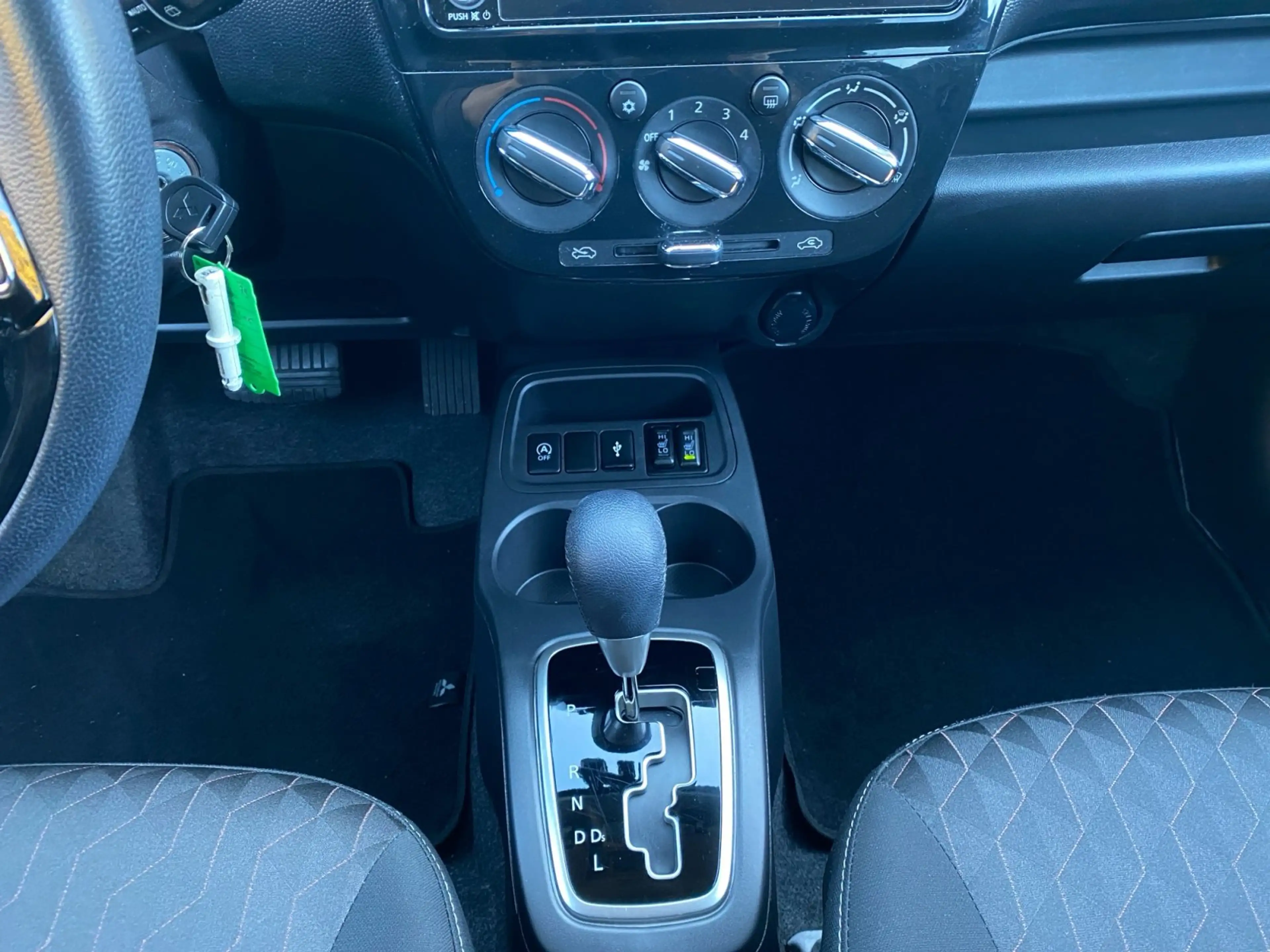 Mitsubishi Space Star Select+ 1,2 l MIVEC CVT Tempomat — photo 9