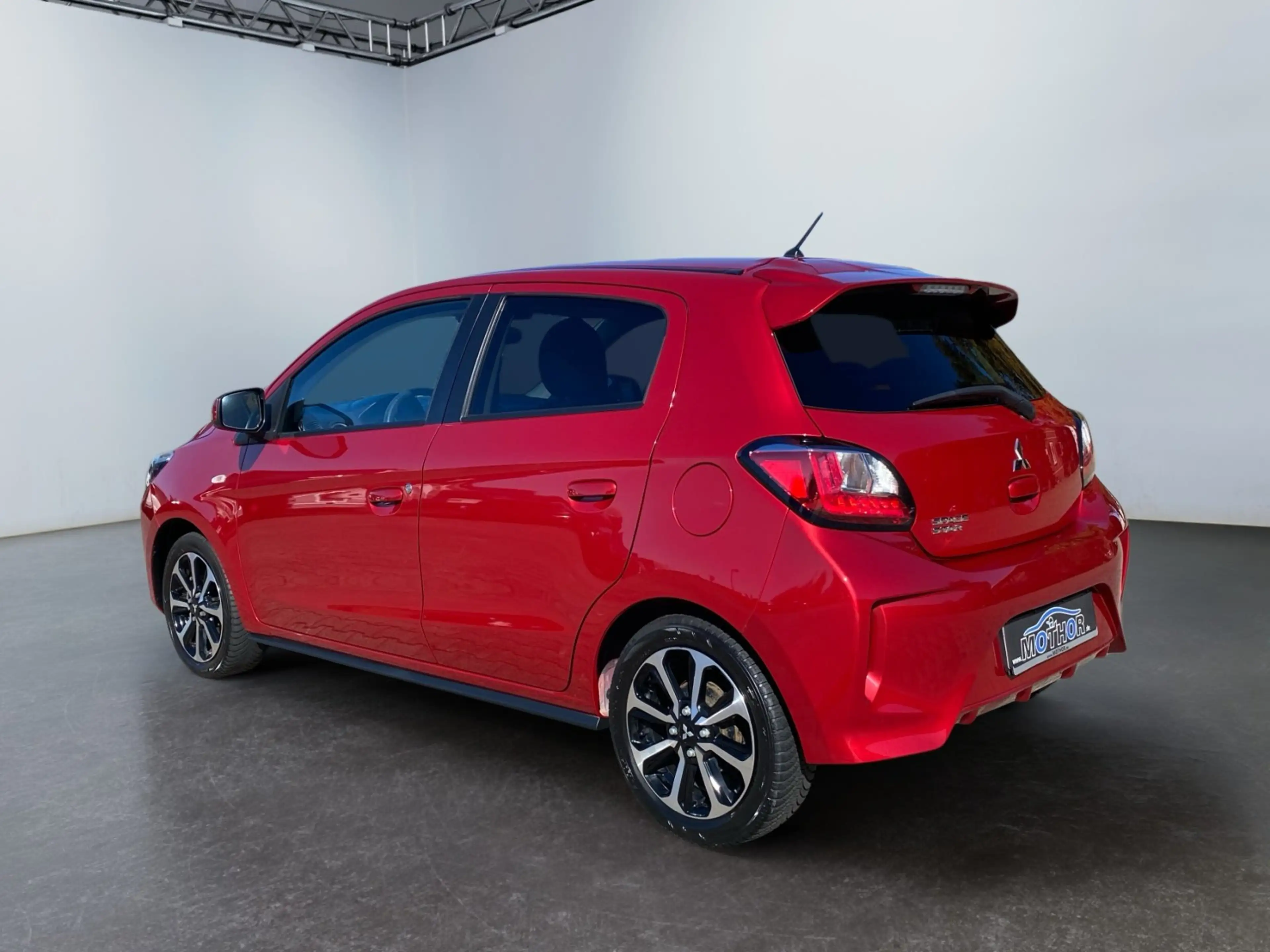 Mitsubishi Space Star Select+ 1,2 l MIVEC CVT Tempomat — photo 4