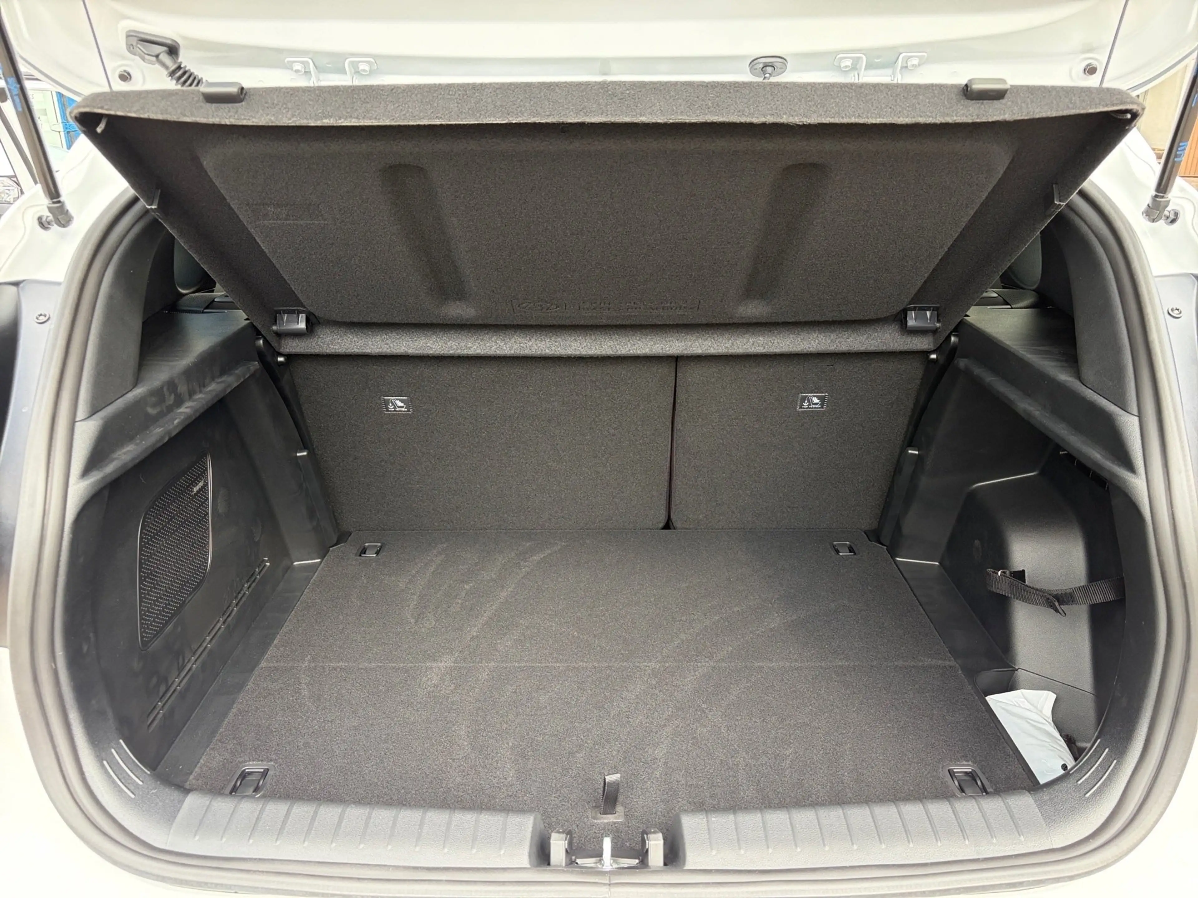 Hyundai BAYON 1.0L T-GDI 7-DCT 2WD Blackline — photo 12