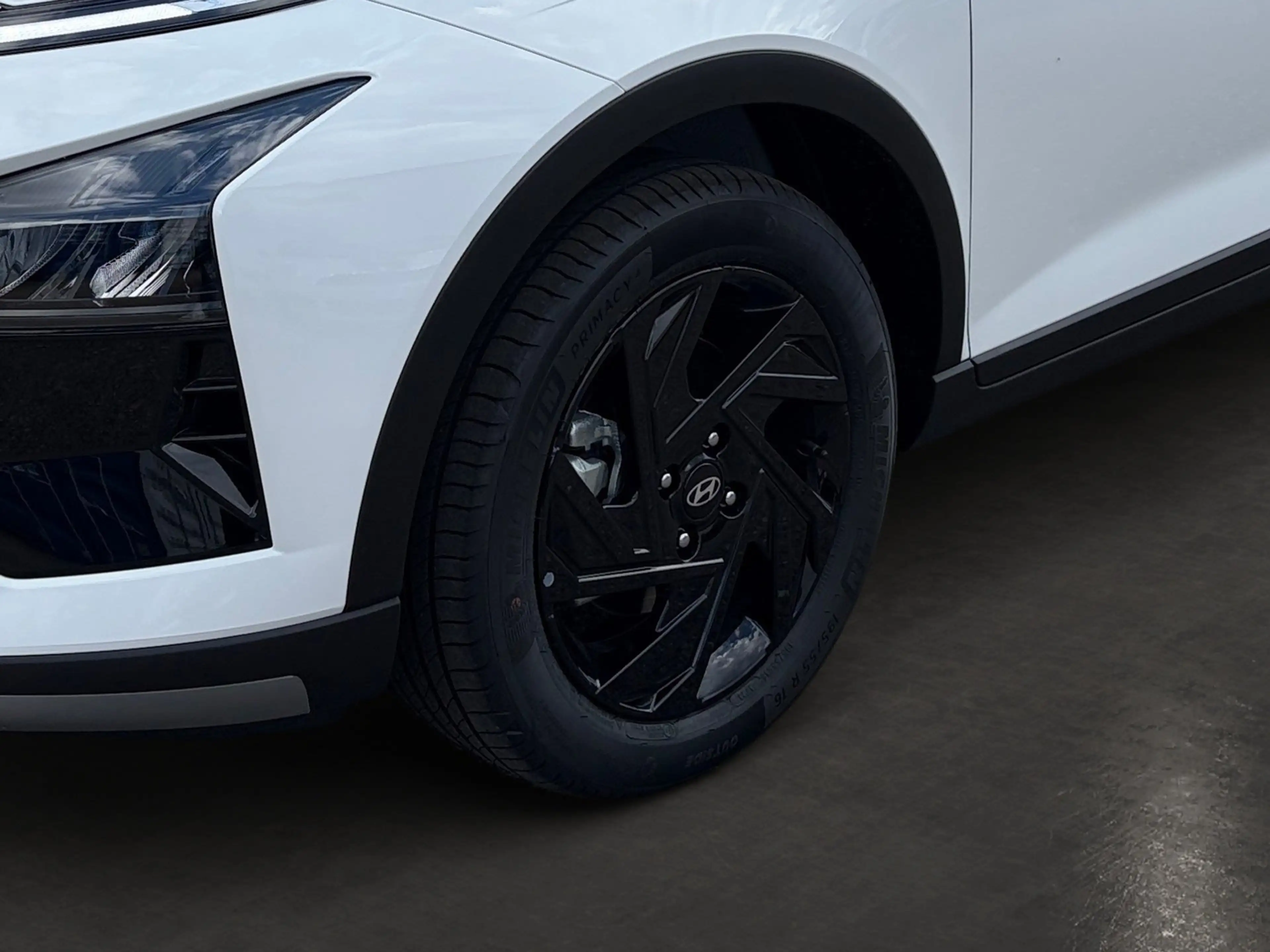 Hyundai BAYON 1.0L T-GDI 7-DCT 2WD Blackline — photo 6