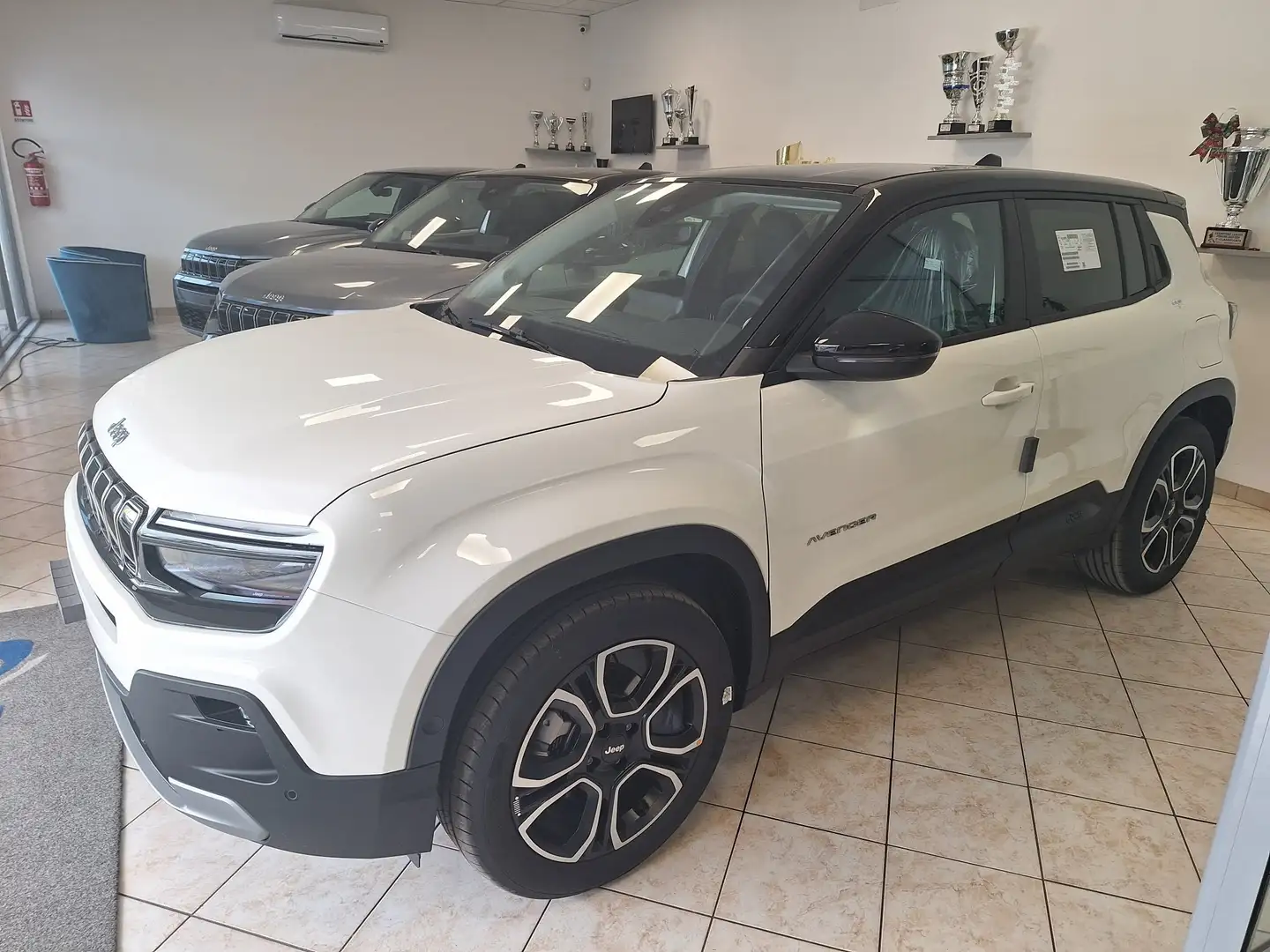 Jeep Avenger 1.2 turbo e-hybrid Summit fwd 100cv edct6 Grigio - 1