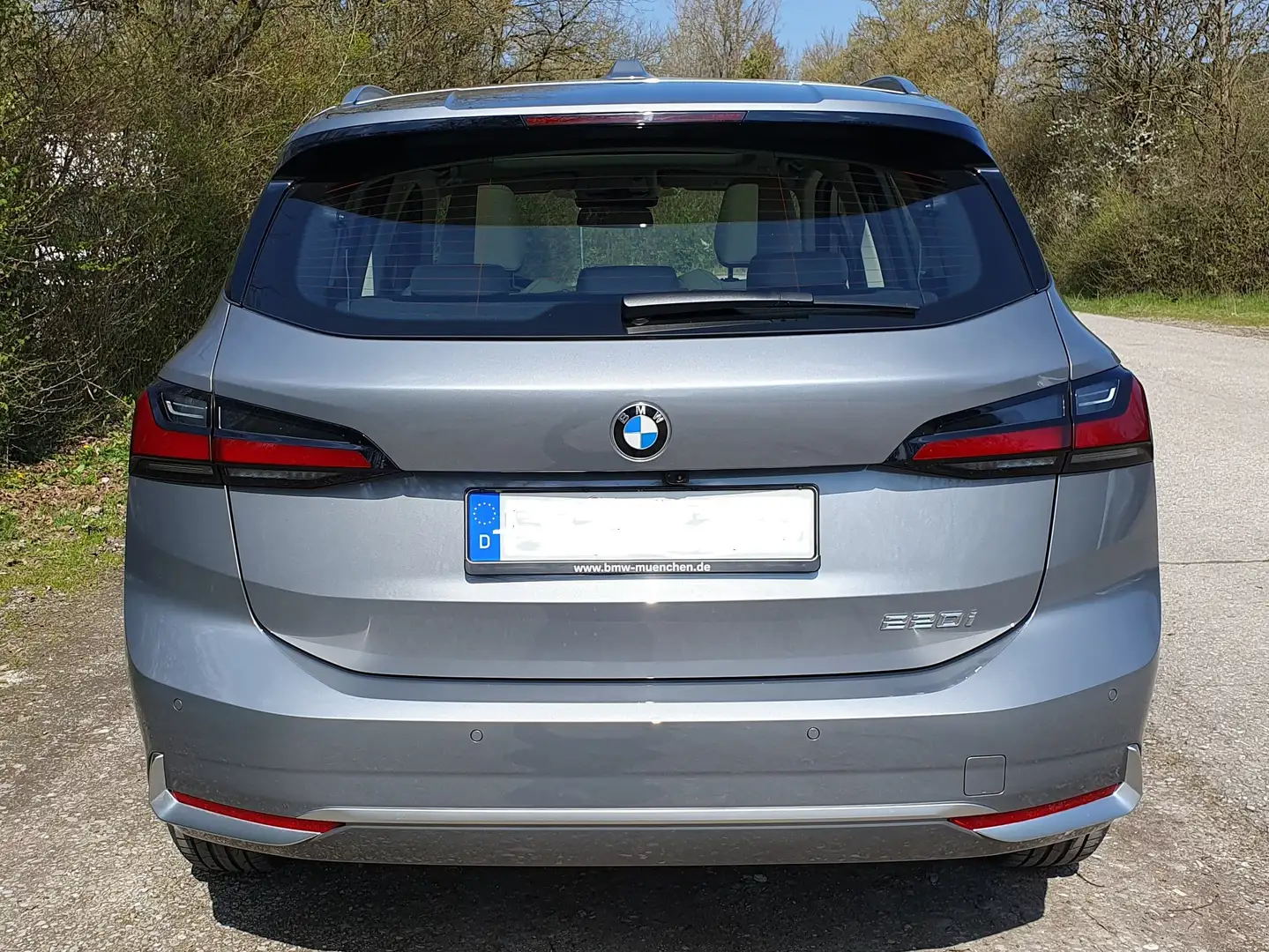 BMW 220 2er Active Tourer 220i Active Tourer Aut. Luxury L Šedá - 2