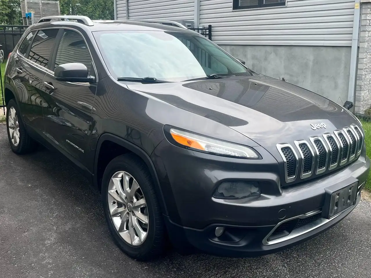 Jeep Cherokee снимка Jeep Cherokee