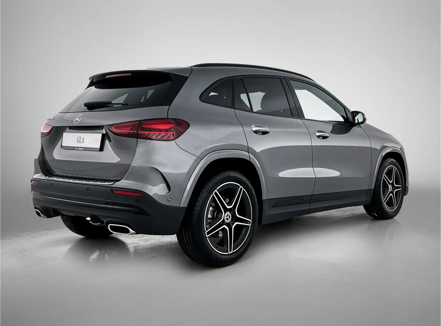 Mercedes-Benz GLA 180 Business Solution AMG | Nightpakket | Trekhaak | S Grijs - 2