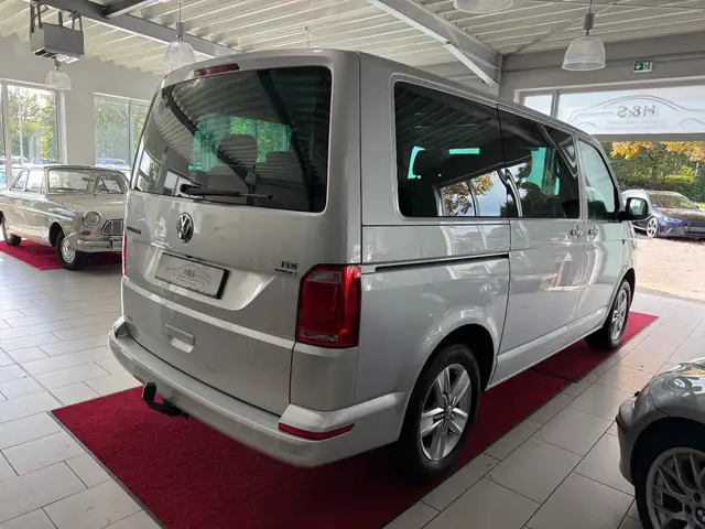 Volkswagen Transporter view 7