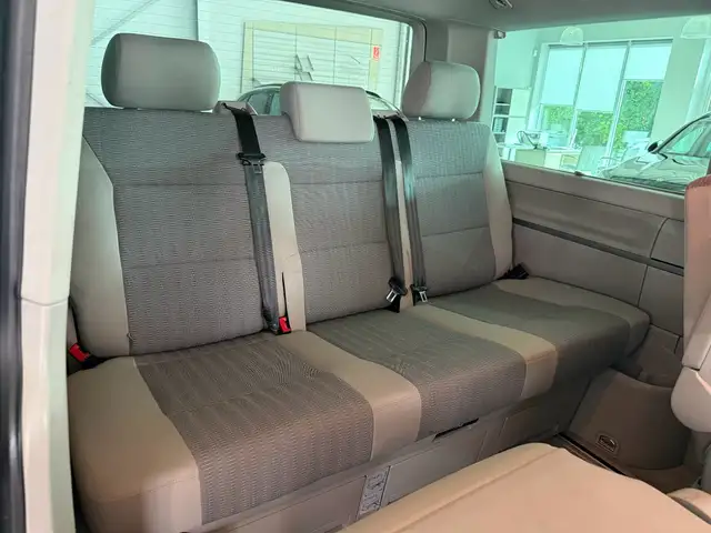 Volkswagen Transporter view 9