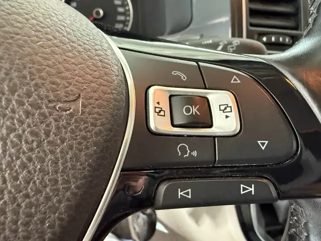 Volkswagen Transporter view 15