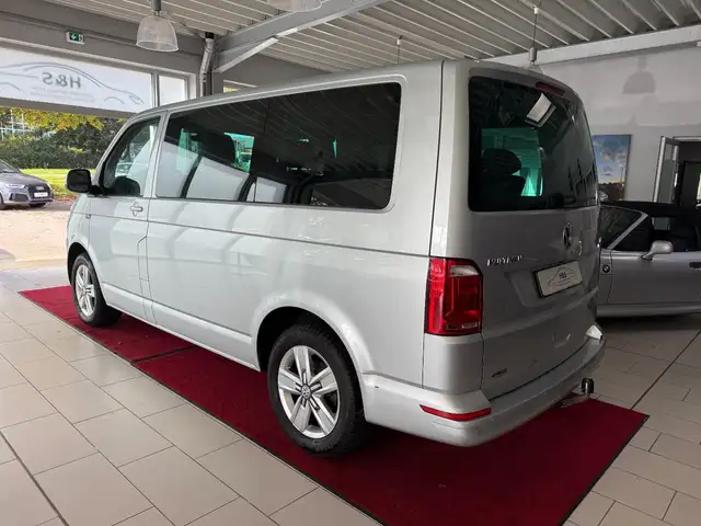 Volkswagen Transporter view 8