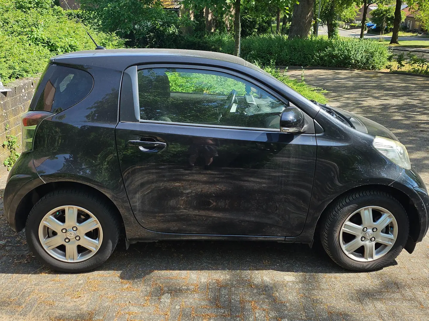 Toyota iQ iQ 1.0 VVTi Comfort Schwarz - 1