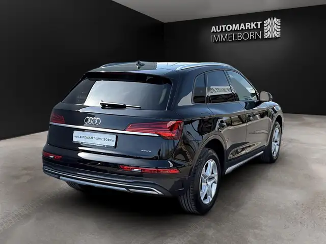Audi Q5 view 8