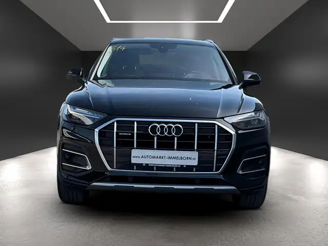 Audi Q5 view 9