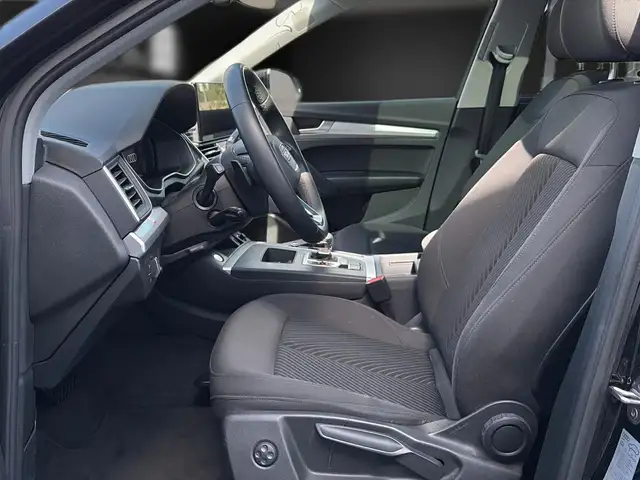 Audi Q5 view 14