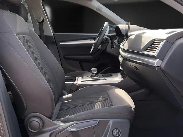Audi Q5 view 15