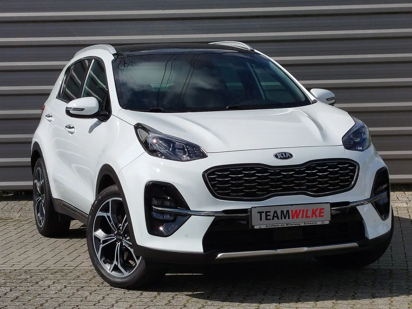 Kia Sportage GT-Line 4WD Pano Navi 360°Kam LED AHZ Weiß - 1