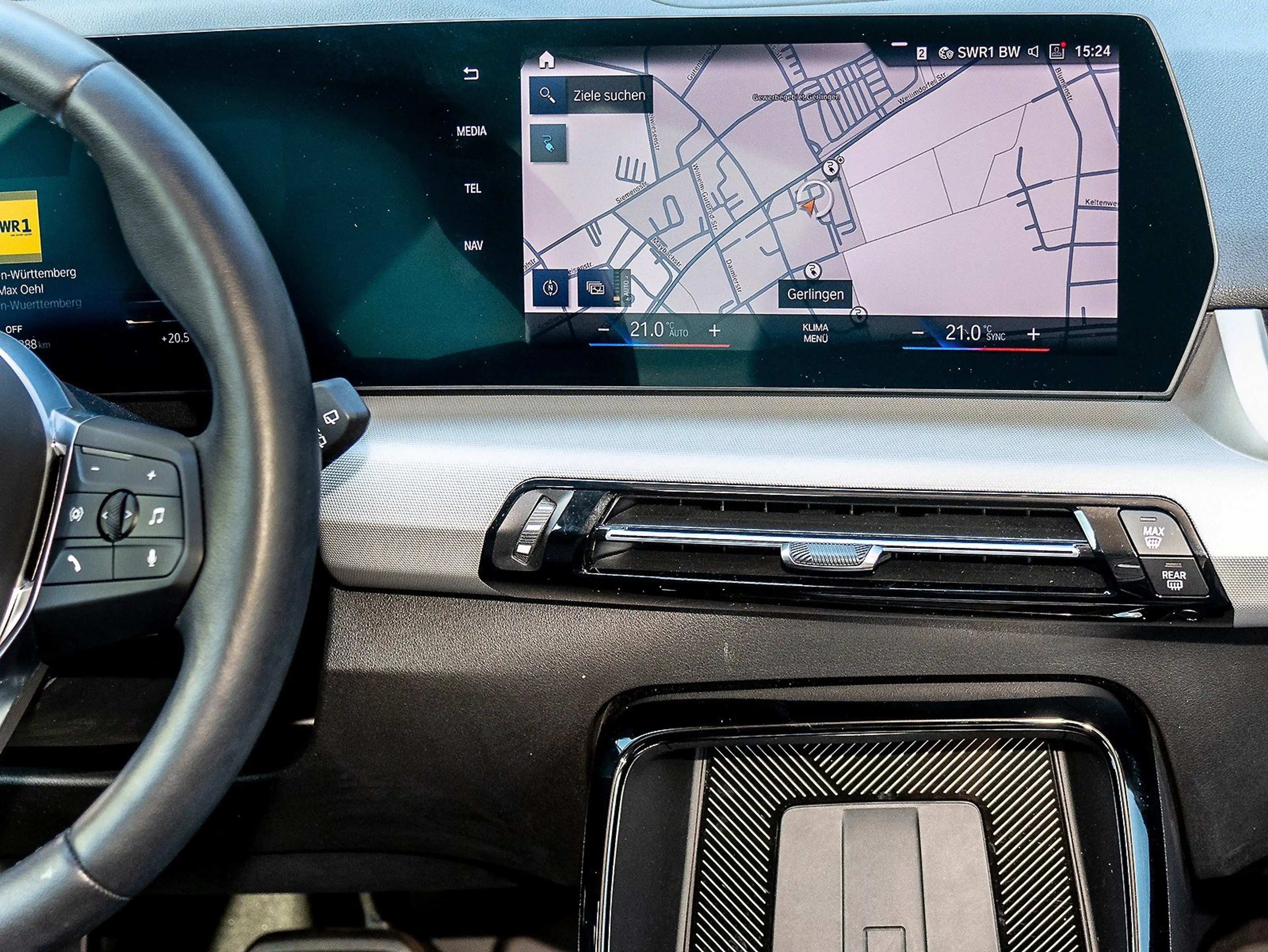 BMW iX1 xDrive30 HUD 360° AdaptLED DAB Sitzheiz LCpro — photo 8