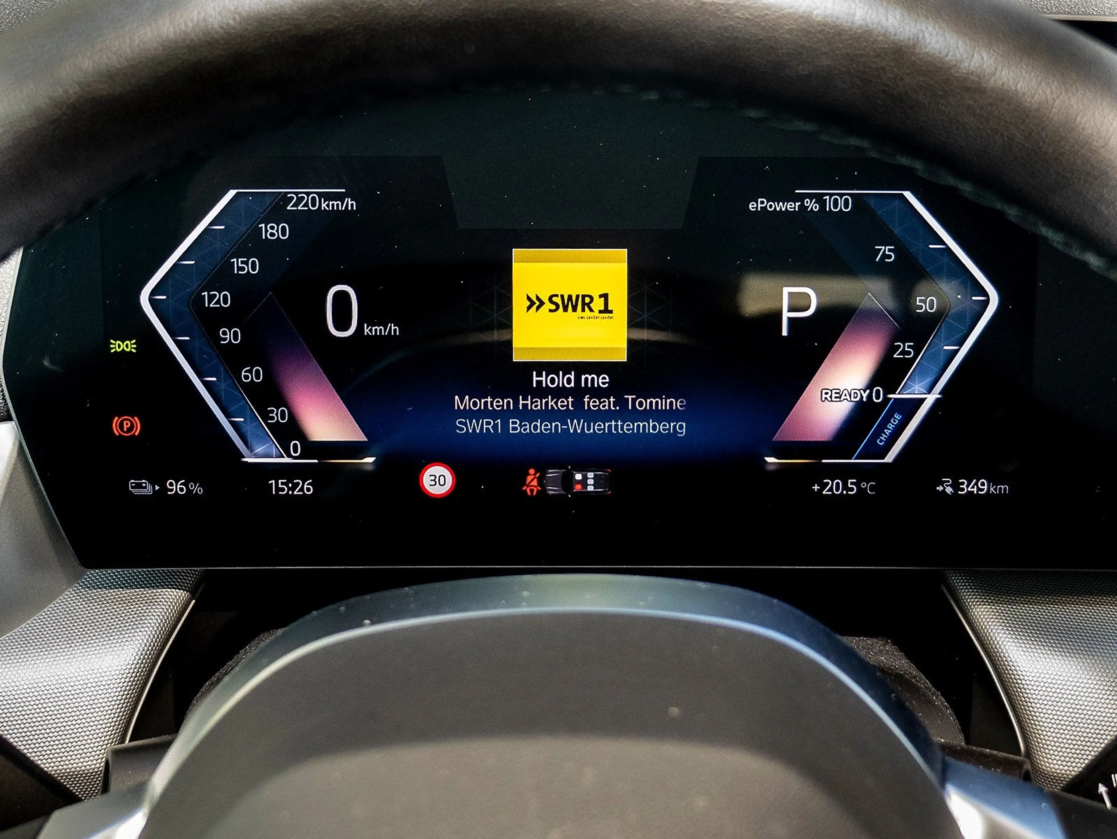 BMW iX1 xDrive30 HUD 360° AdaptLED DAB Sitzheiz LCpro — photo 14