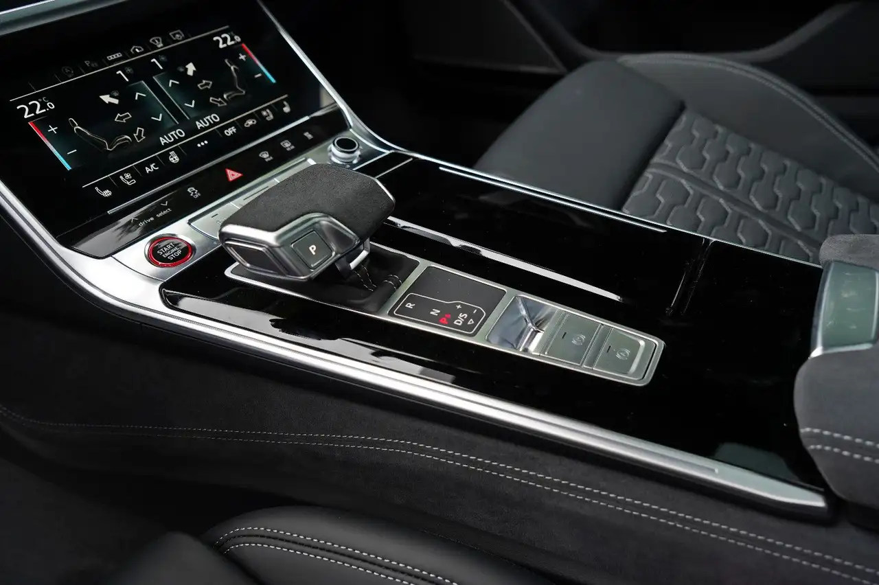 Audi RS6 PERFORMANCE UNIKAT RIVIERA CARBON B&O Advanc 12