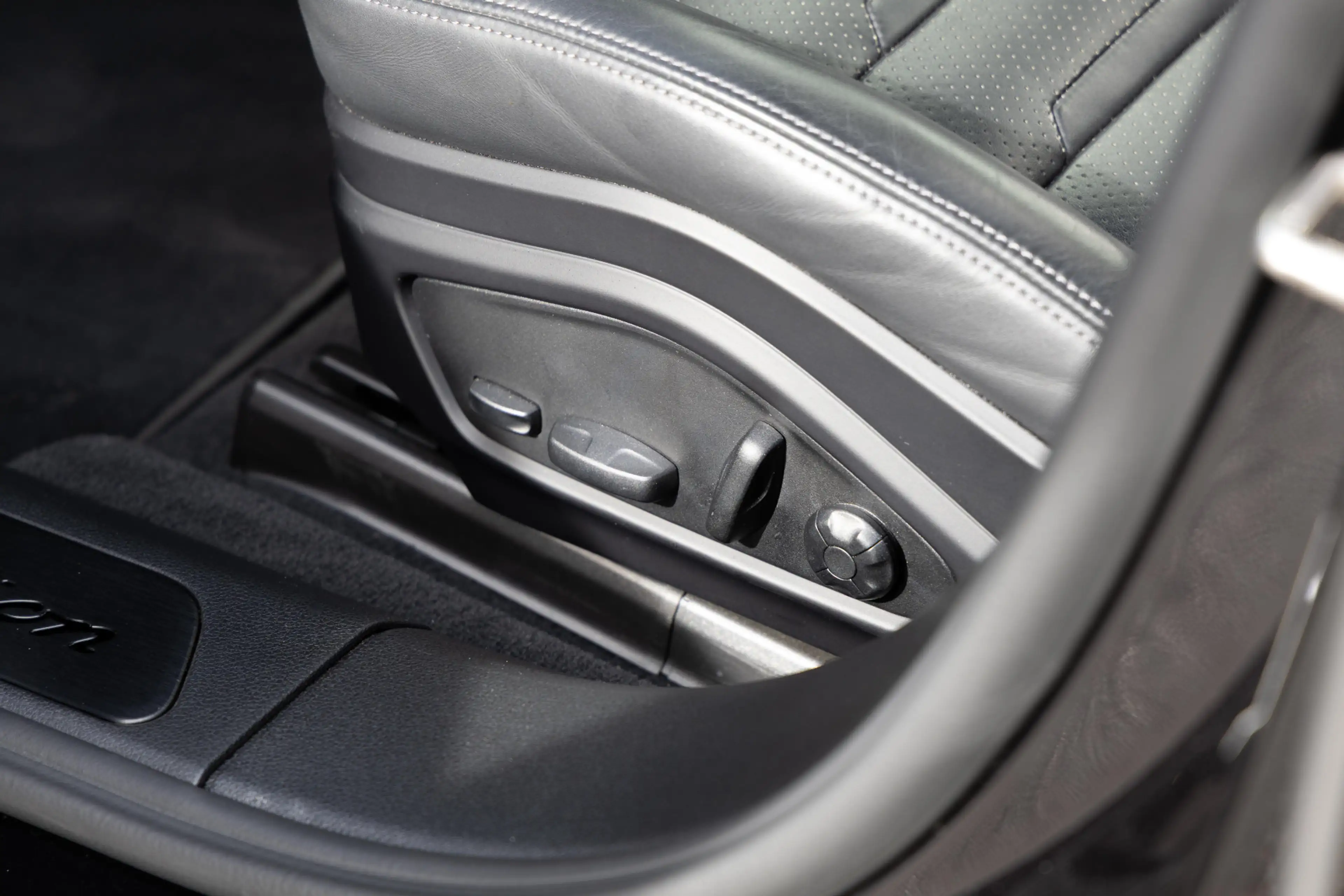 Porsche Panamera Sport Turismo 2.9 4 E-Hybrid Platinum Edition — photo 24