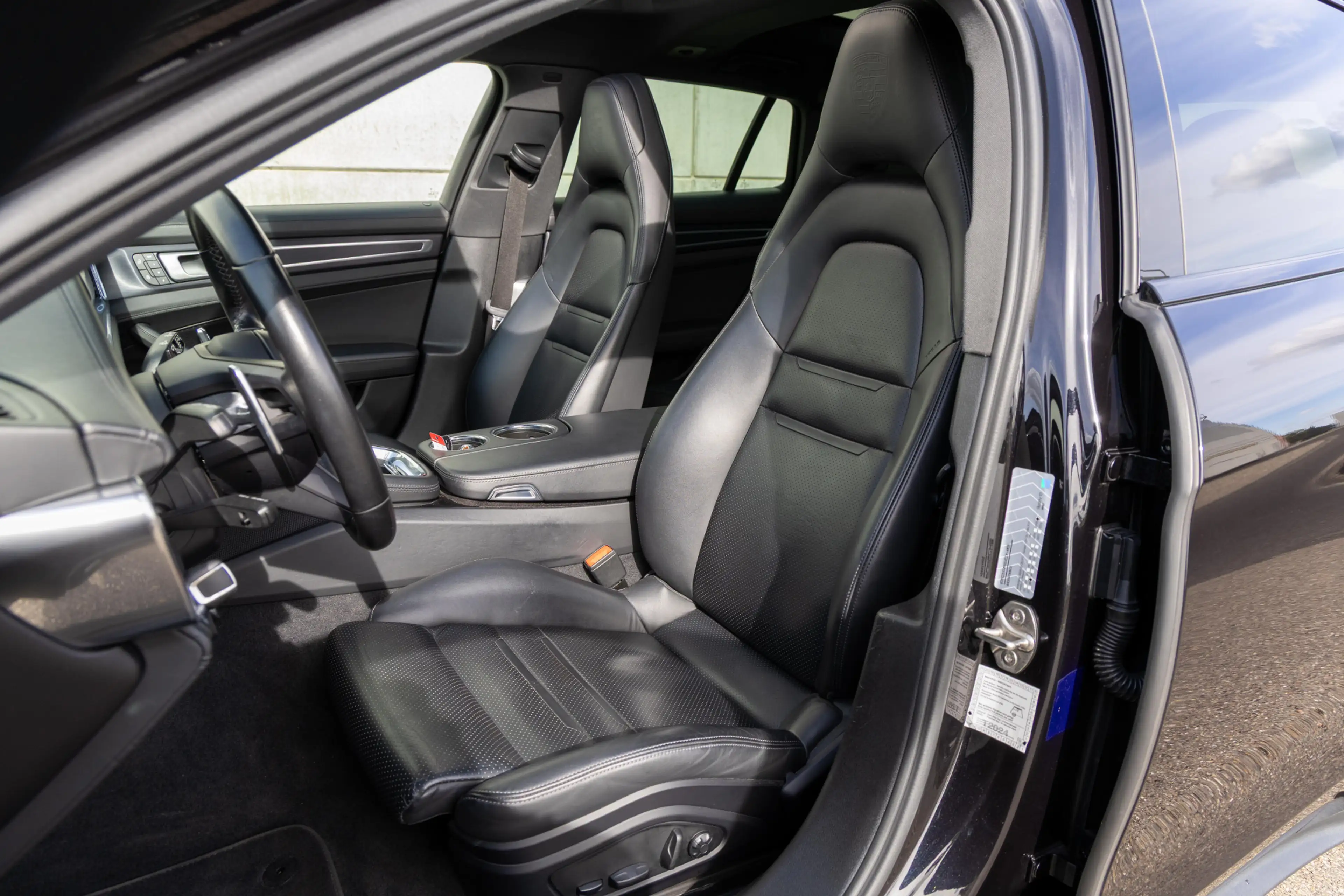 Porsche Panamera Sport Turismo 2.9 4 E-Hybrid Platinum Edition — photo 9
