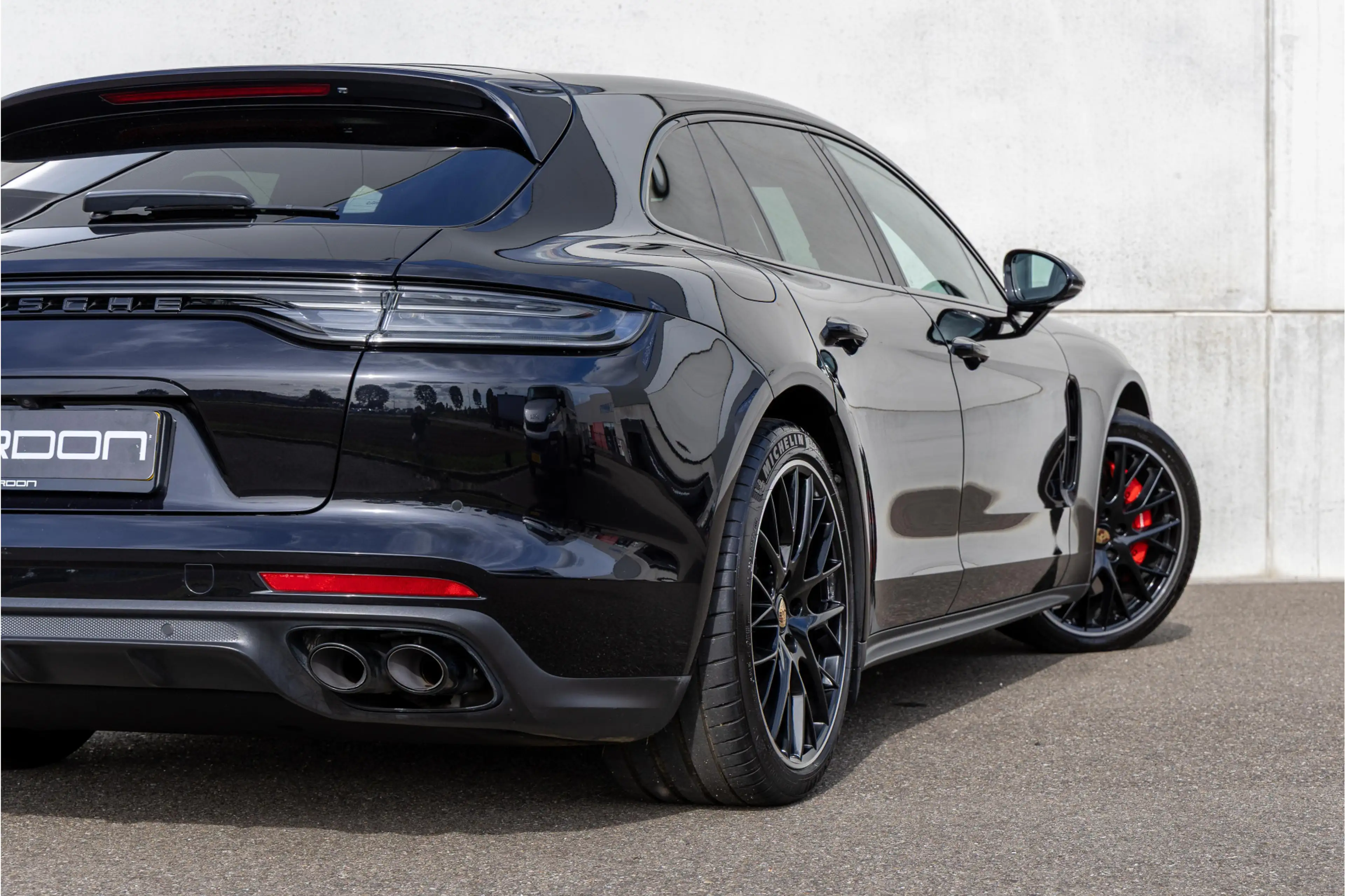 Porsche Panamera Sport Turismo 2.9 4 E-Hybrid Platinum Edition — photo 17
